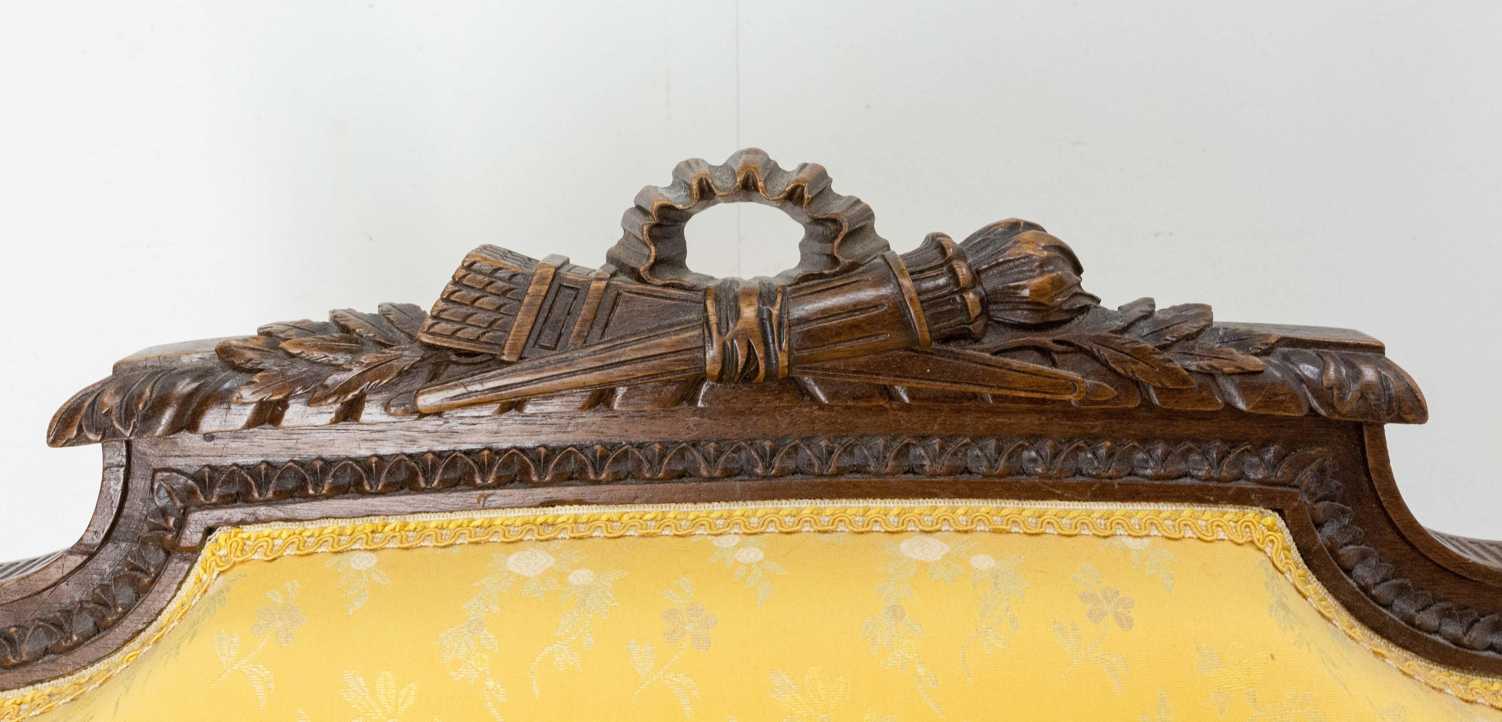 Fauteuil en noyer de style néo- Louis XVI, France, fin du 19ème siècle à redécorer en vente 2