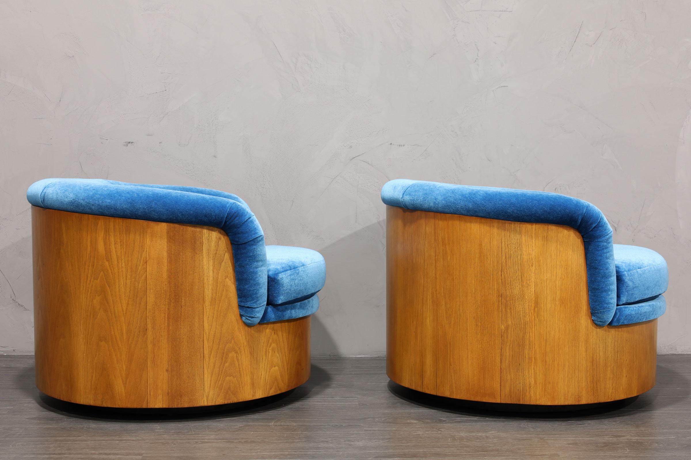 Walnut Finish Barrel Swivel Lounge Chairs in Blue Mohair In Good Condition In Dallas, TX