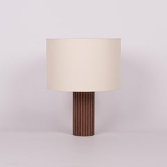 Lámpara de mesa Flutita de nogal de Simone & Marcel