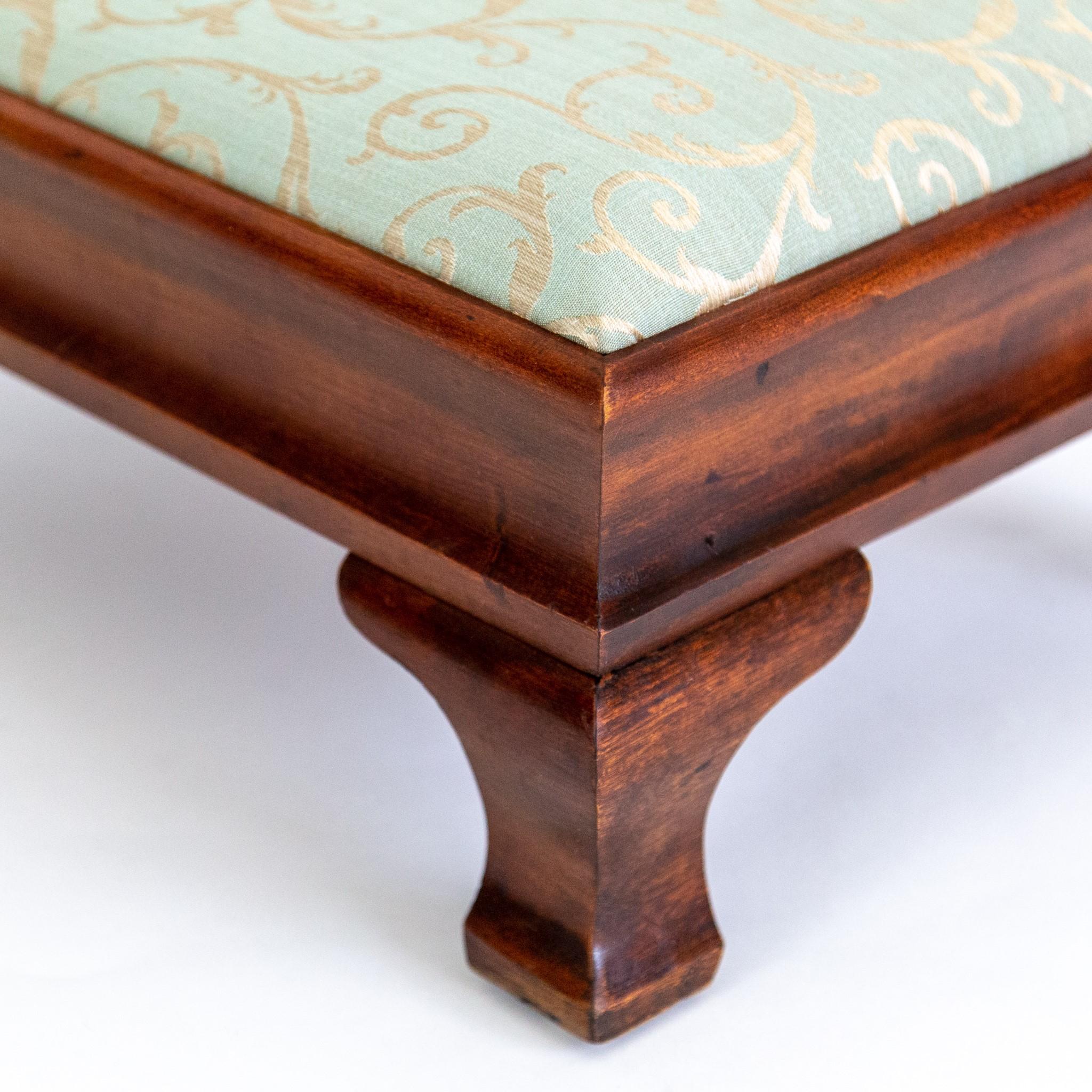 Walnut Footstool with Bracket Feet and Green Upholstery im Zustand „Gut“ in Baltimore, MD