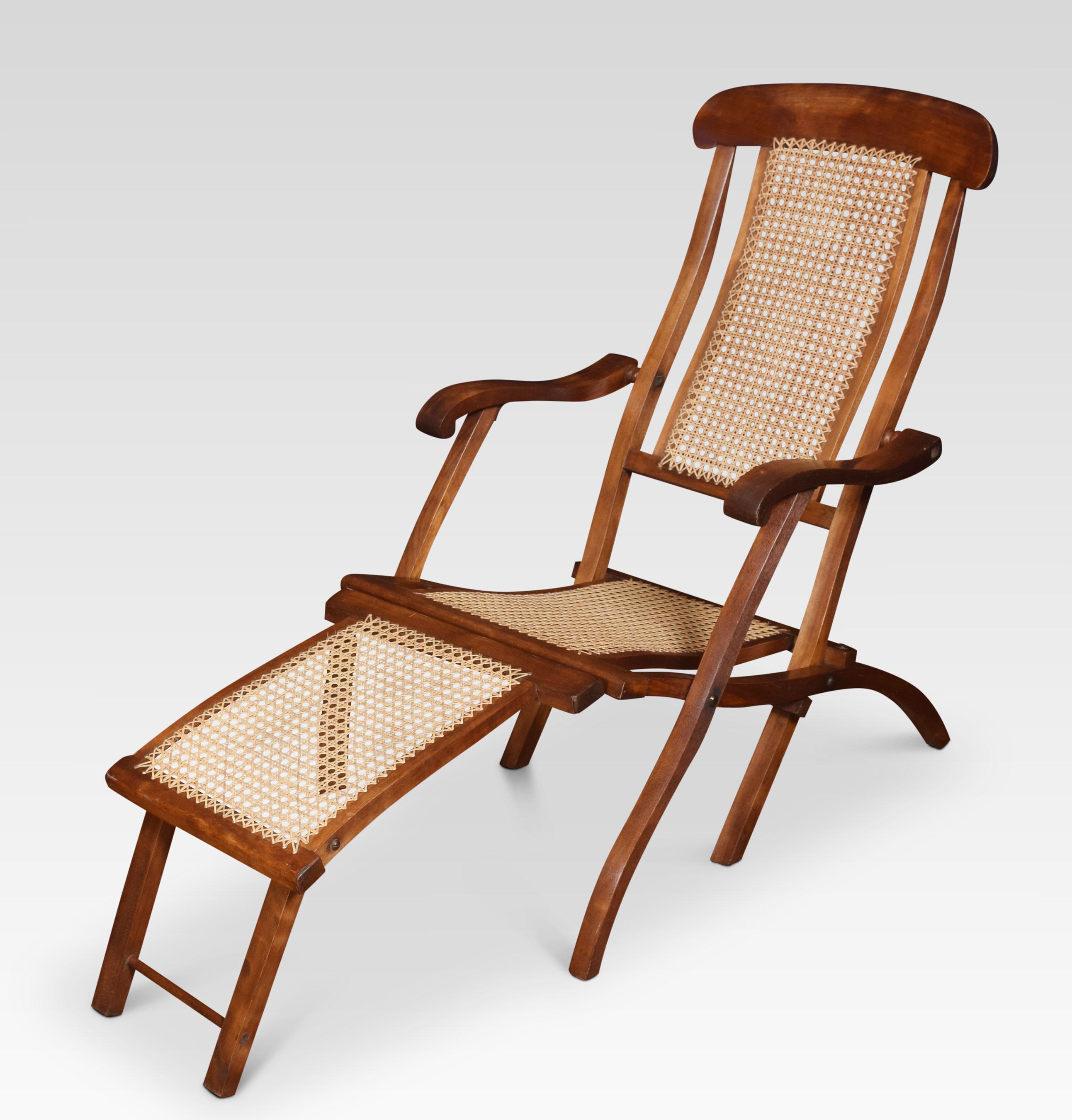 Walnut Framed Folding Steamer Deck Chair In Good Condition In Cheshire, GB