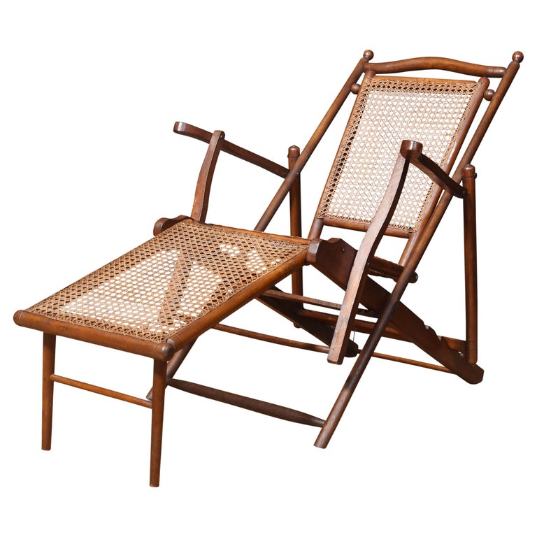 Walnut framed folding Steamer deck chair For Sale at 1stDibs