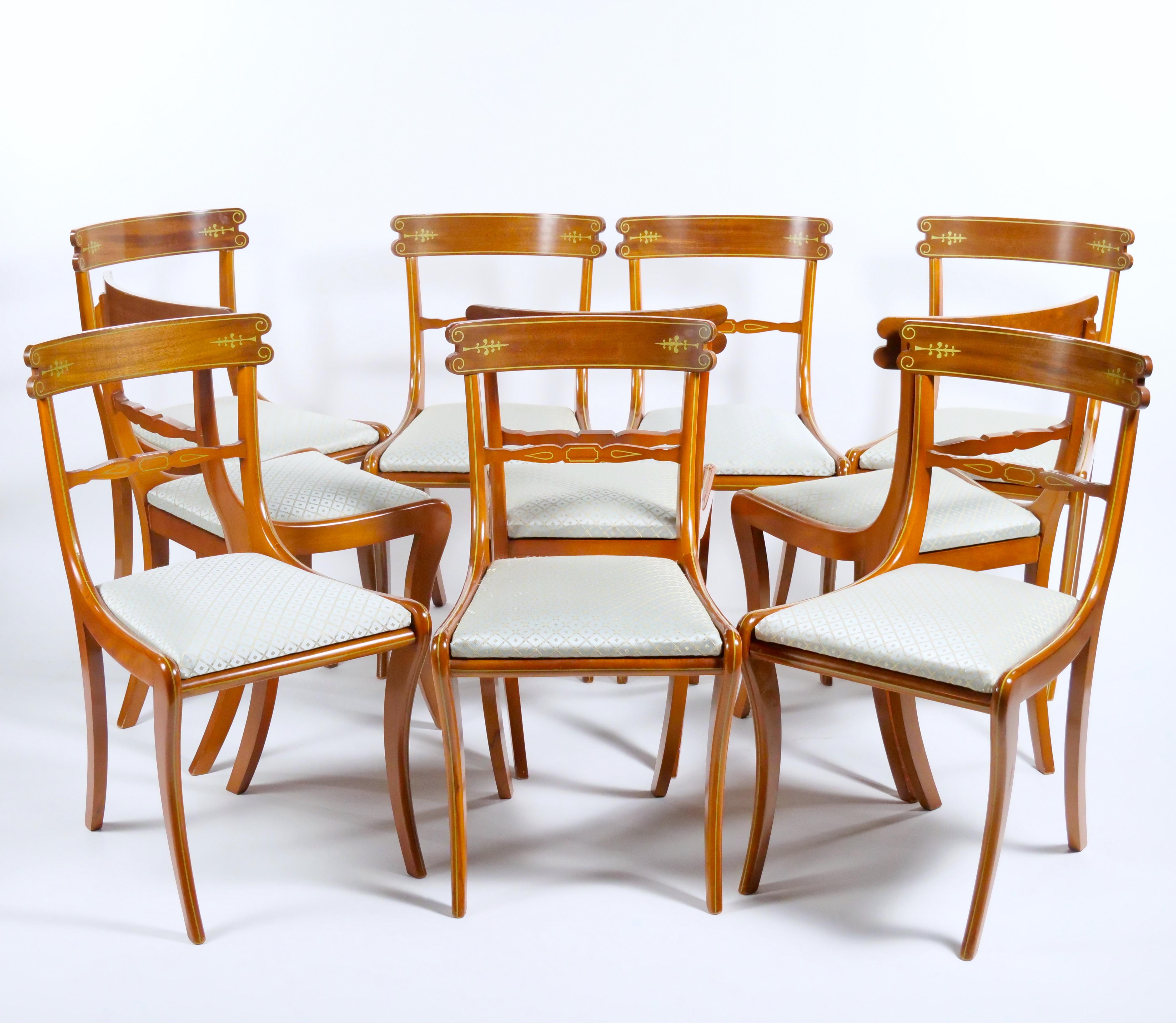 Victorien Ensemble de chaises de salle à manger en acajou encadré / doré / dix en vente