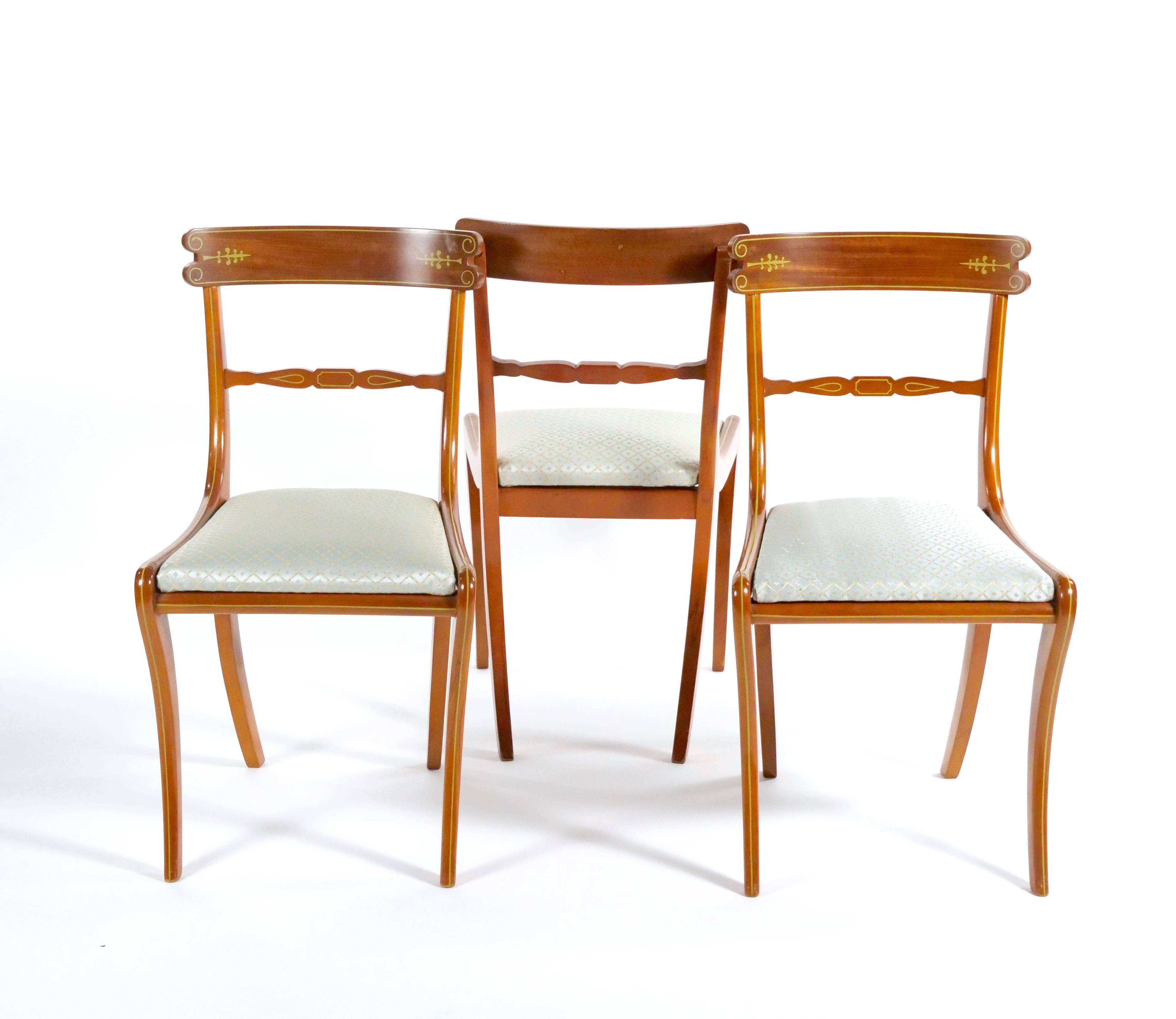 Or Ensemble de chaises de salle à manger en acajou encadré / doré / dix en vente