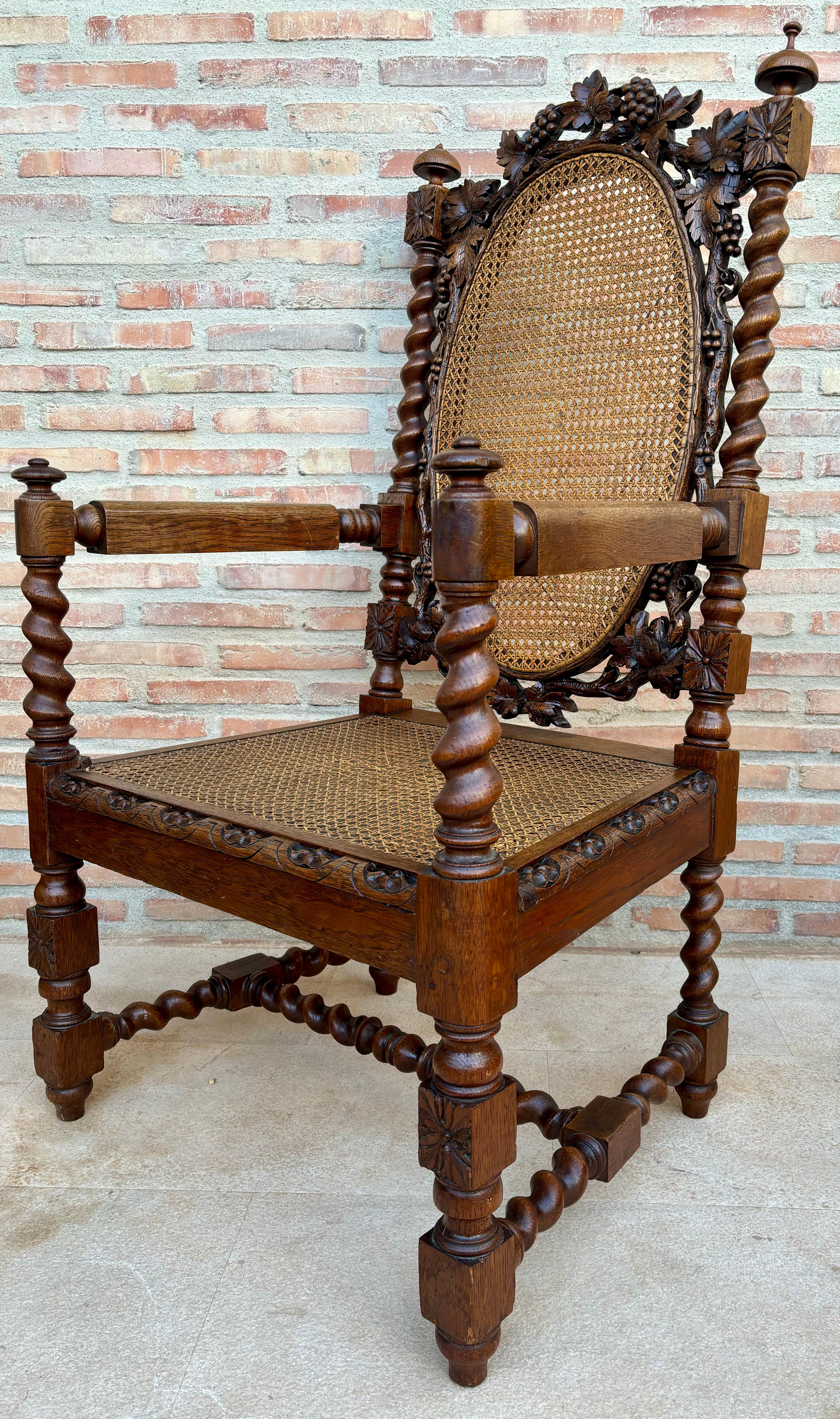 Poltrone francesi in noce, anni '90 del XIX secolo, set di 2 in vendita 1