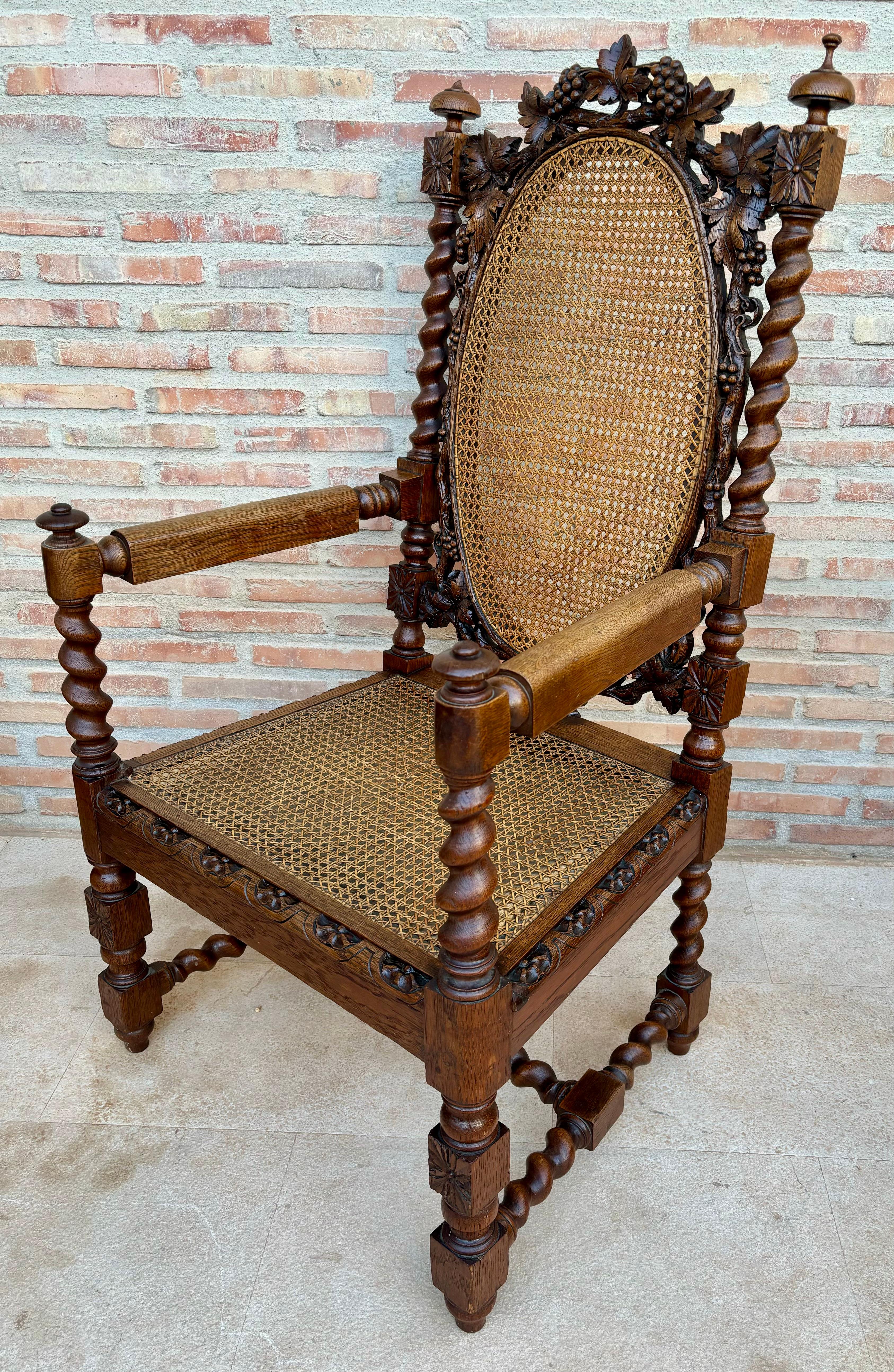 Poltrone francesi in noce, anni '90 del XIX secolo, set di 2 in vendita 2