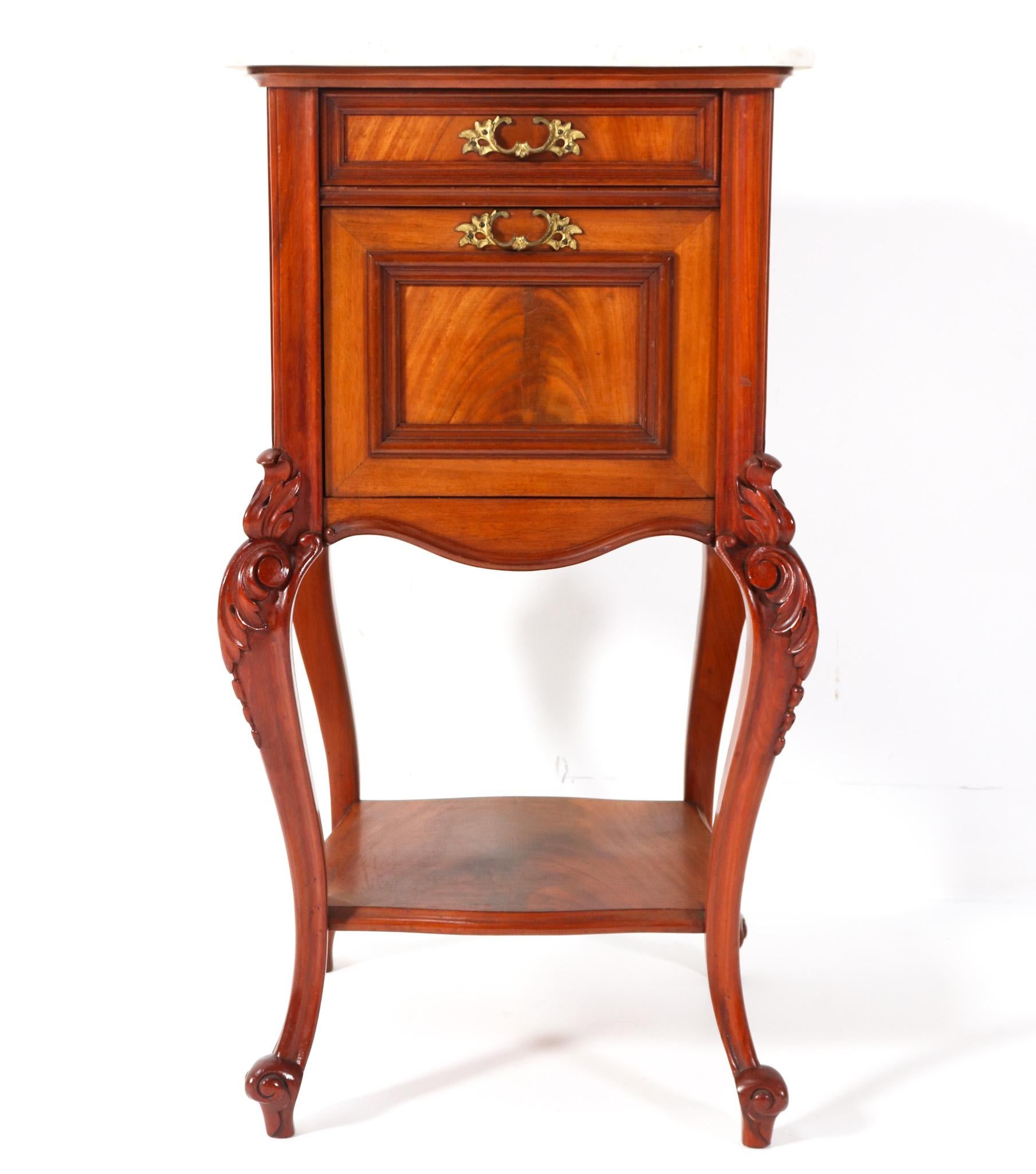 Early 20th Century Walnut French Louis XV Nightstand, 1900s For Sale
