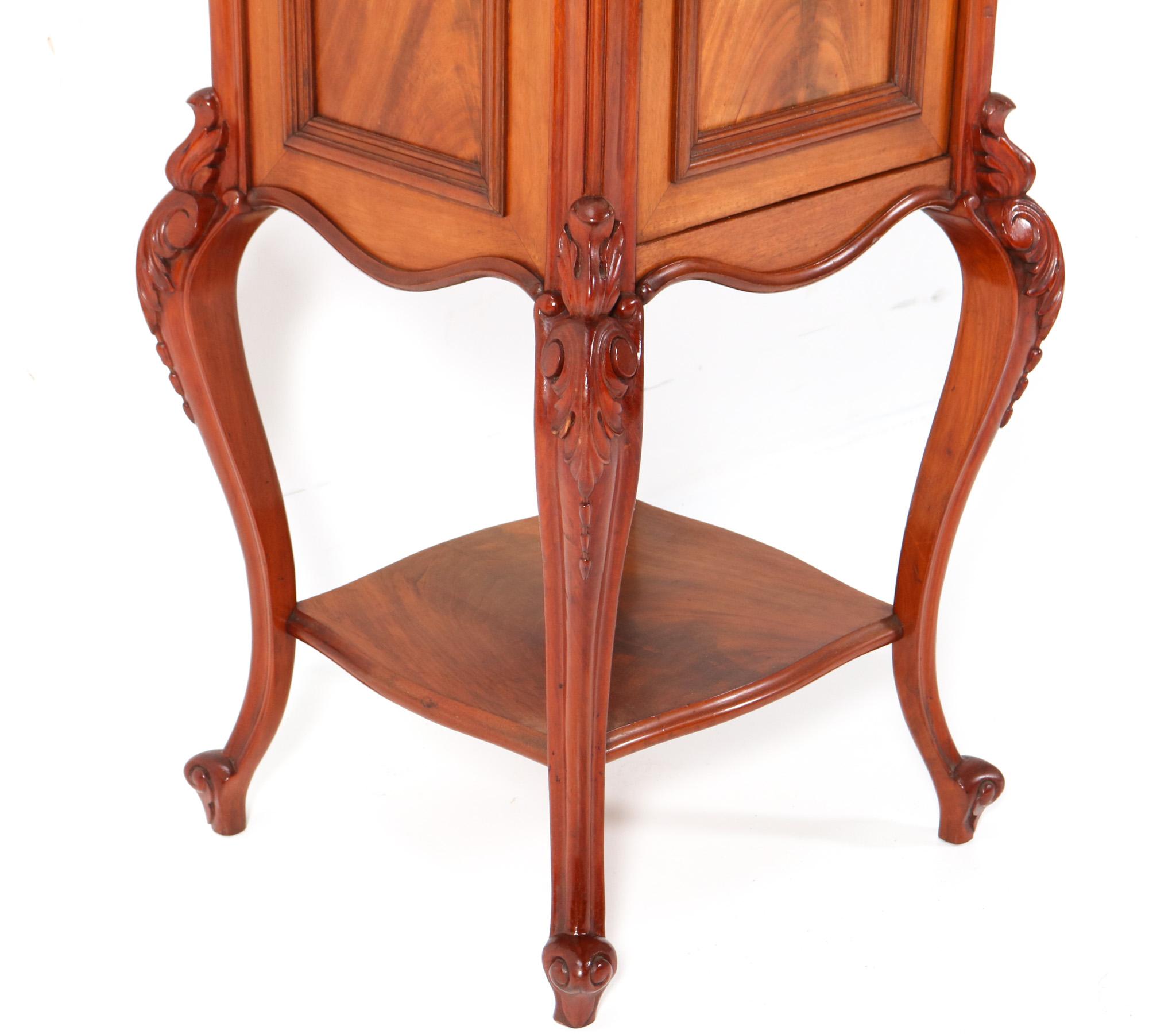 Walnut French Louis XV Nightstand, 1900s For Sale 3