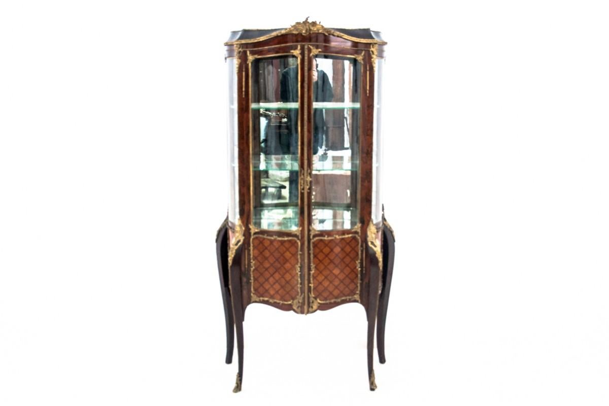 Walnut French Vitrine Louis iv Style from, 1910s 4