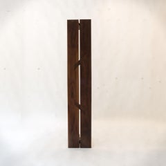 Walnut Gallery Handgefertigte moderne Minimalbank mit benutzerdefinierten Schlüsseln