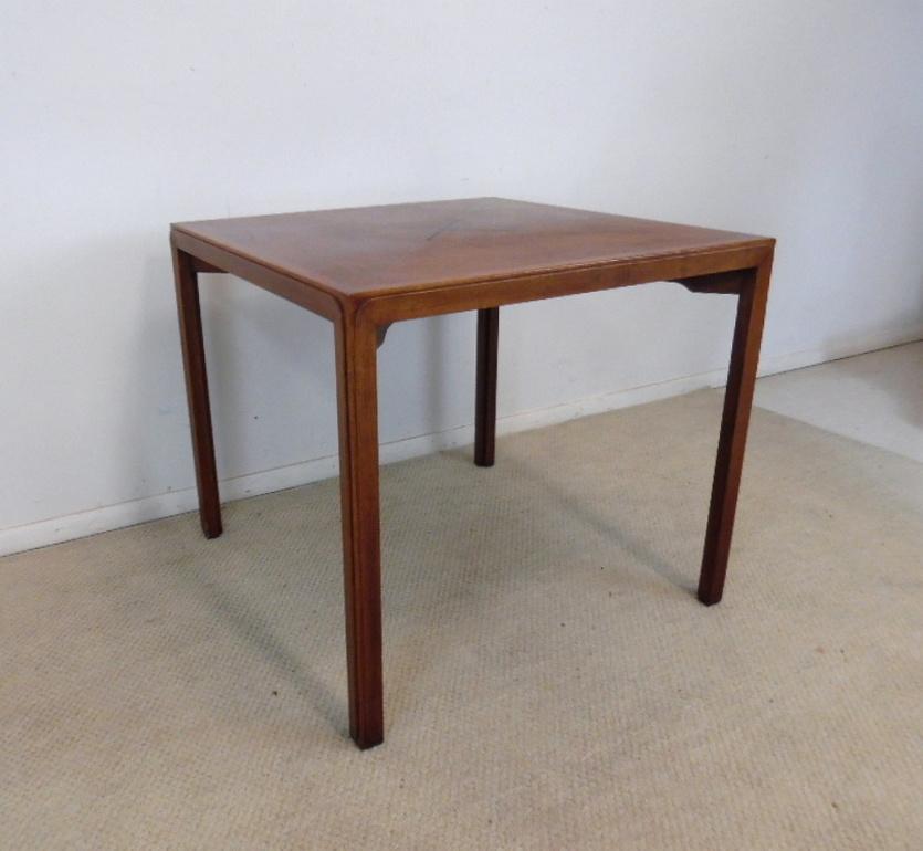 Walnut Game Table with Inlay by Edward Wormley for Dunbar In Good Condition In Toledo, OH