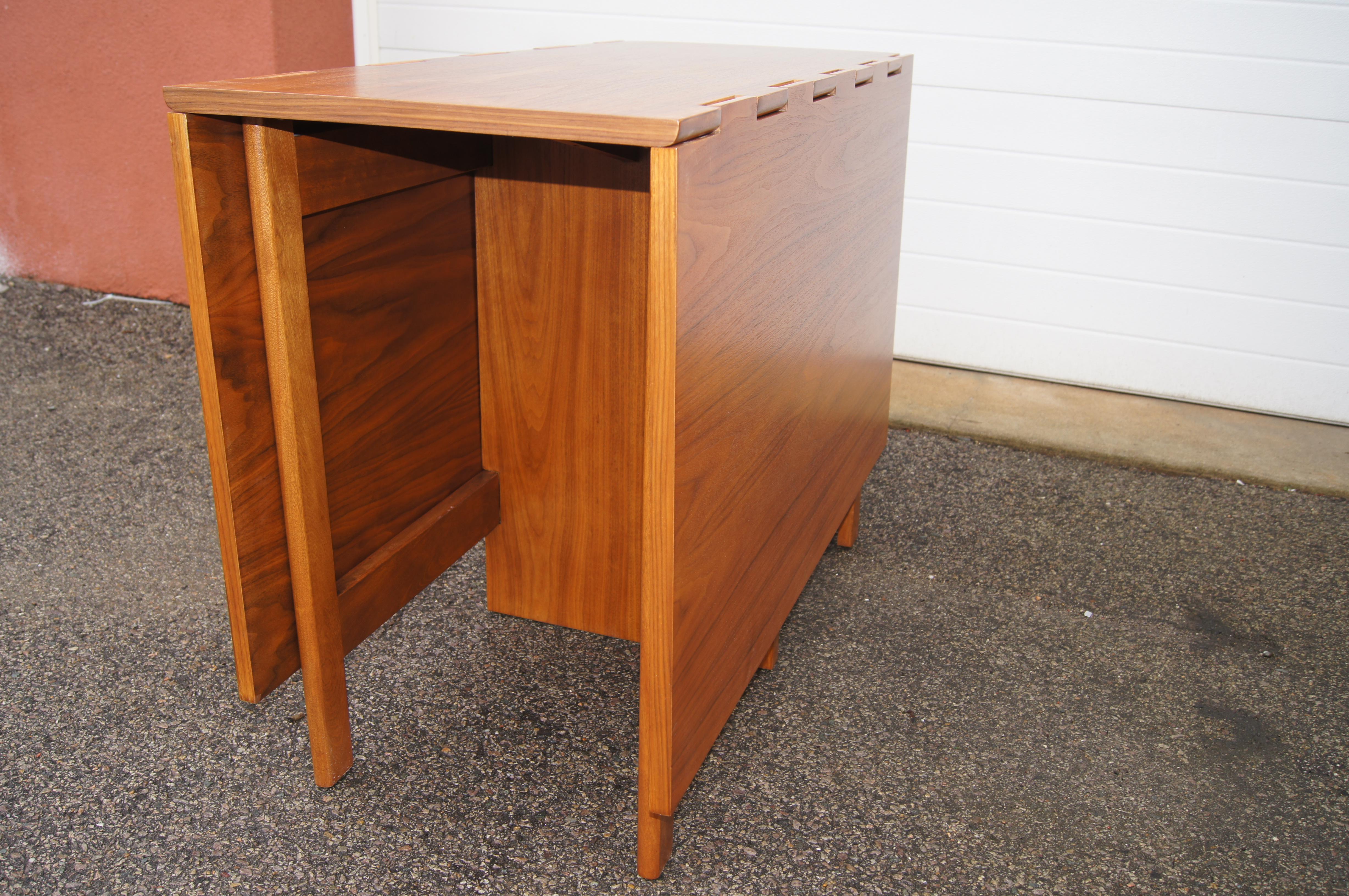 Walnut Gate Leg Dining Table, Model 4656, by George Nelson for Herman Miller 4