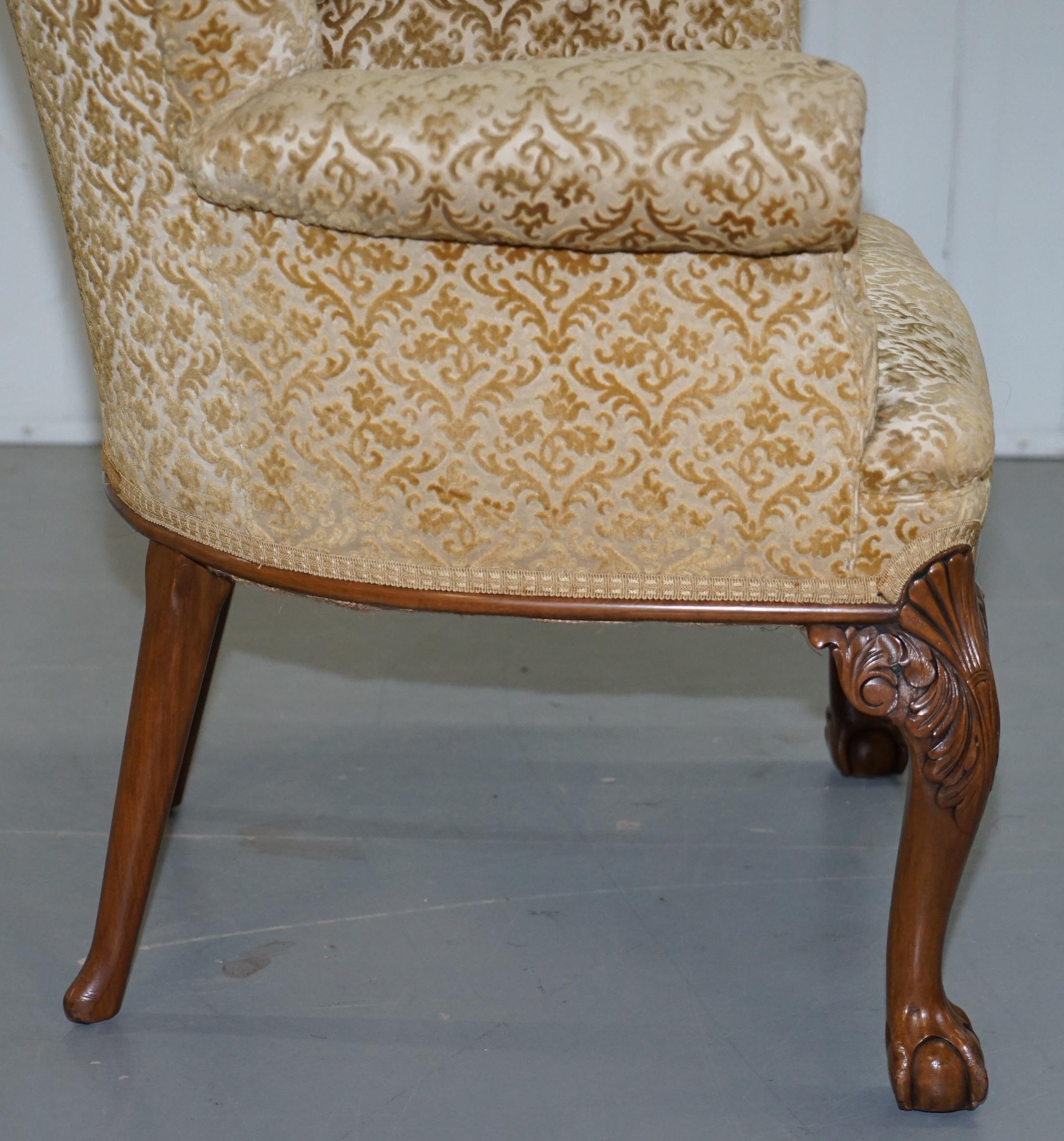 Walnut George II Style Claw and Ball Acanthus Carved Legs Chesterfield Armchair 5