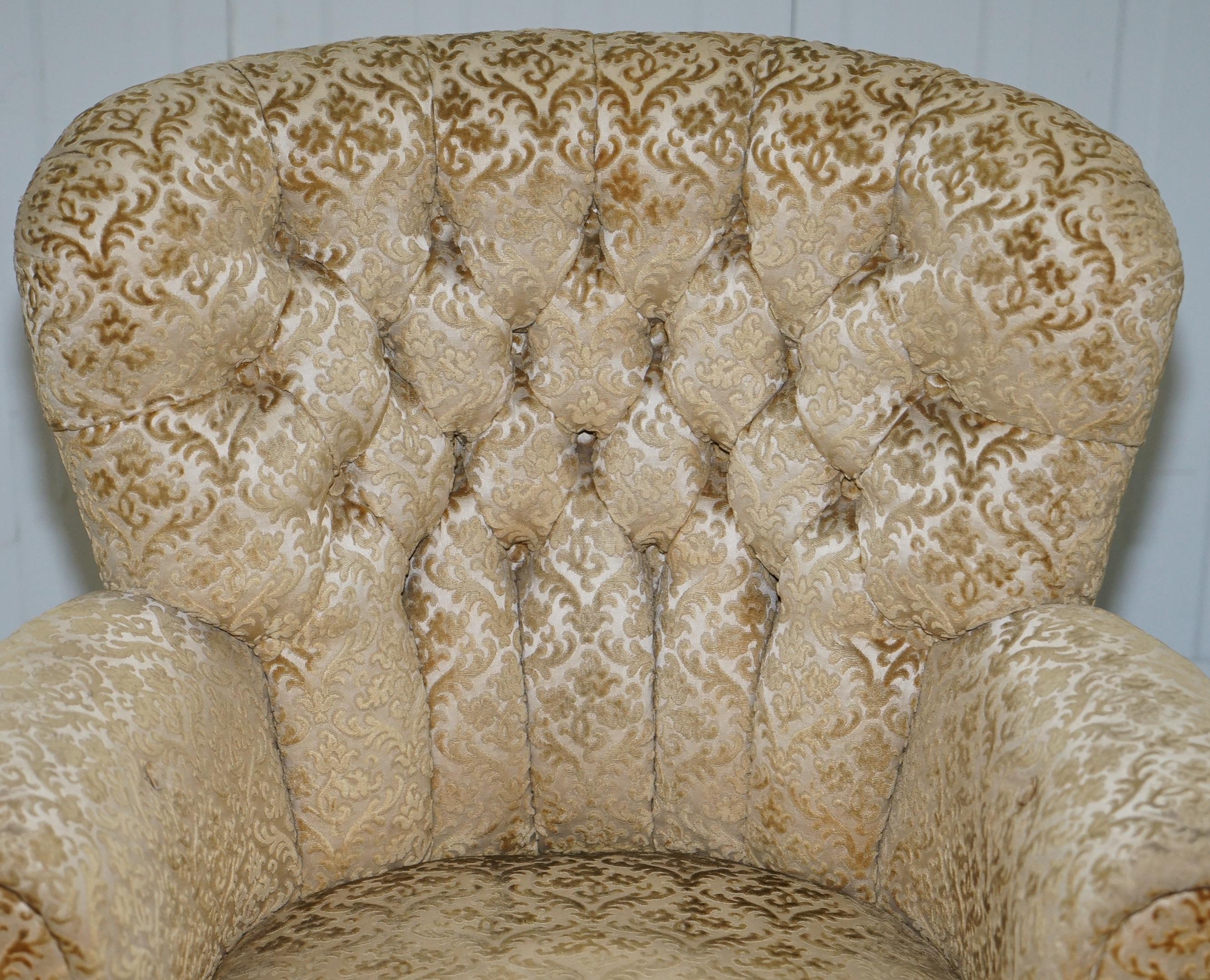 Leather Walnut George II Style Claw and Ball Acanthus Carved Legs Chesterfield Armchair