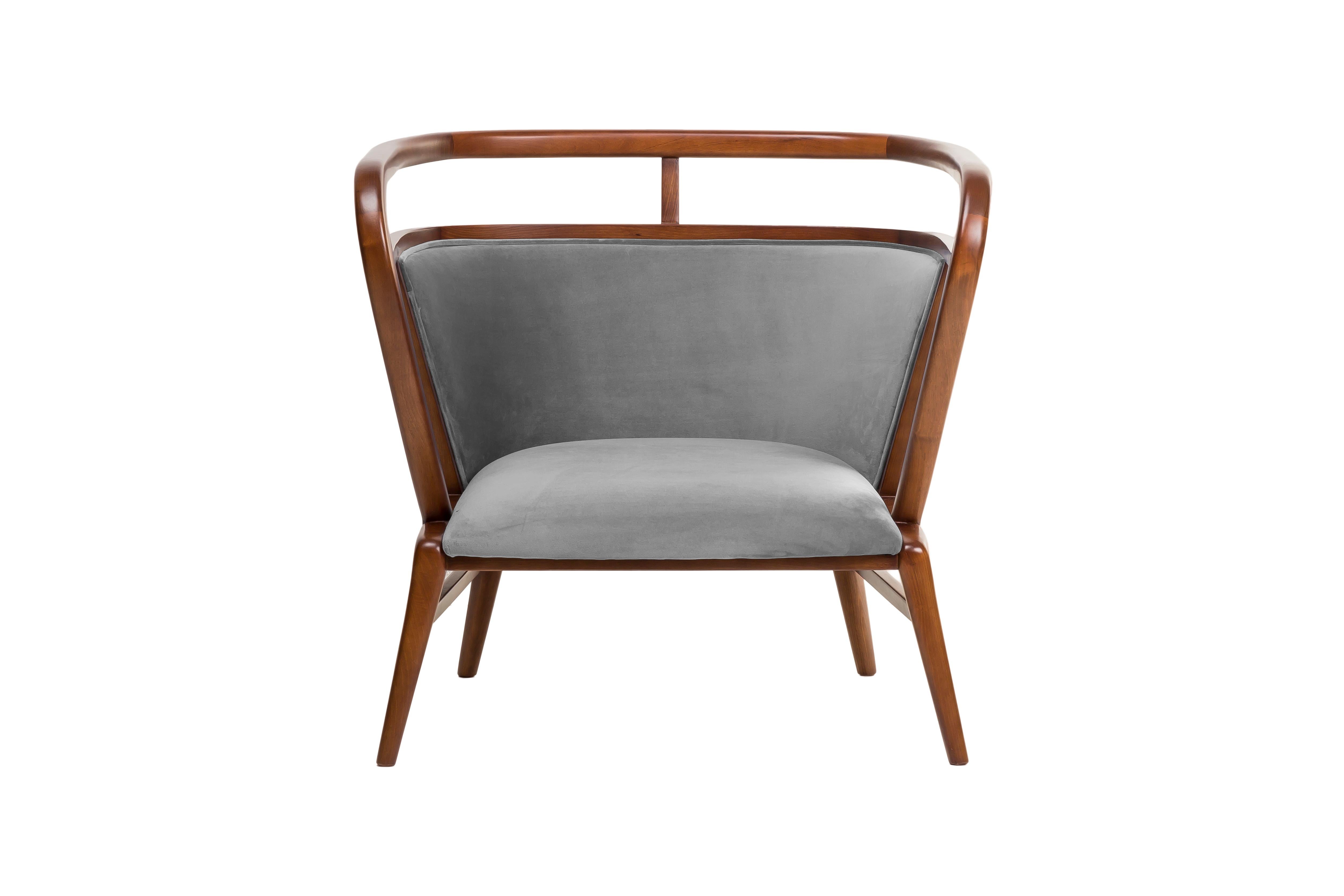 EMPIRE collection is minimally designed to bring fresh and innovative approach of soothe into any contemporary living space.
The frames of seating system are made using bentwood frame which supports wider seat cushions and backrest for visitors