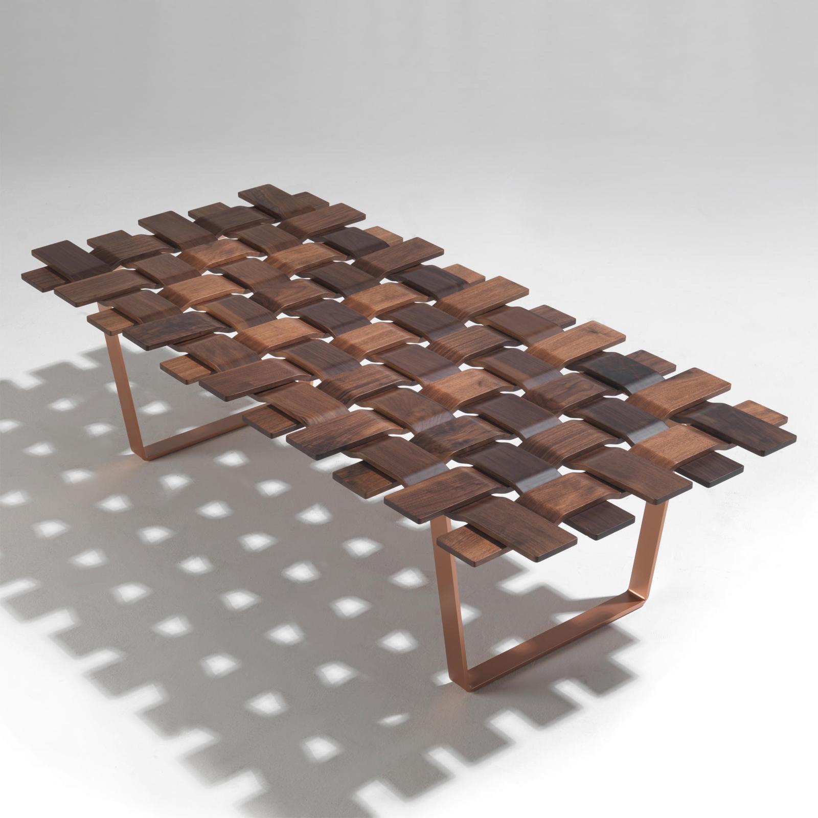 Bench walnut grid with solid handcrafted
varnished walnut wood top in grid. With forged
metal base.