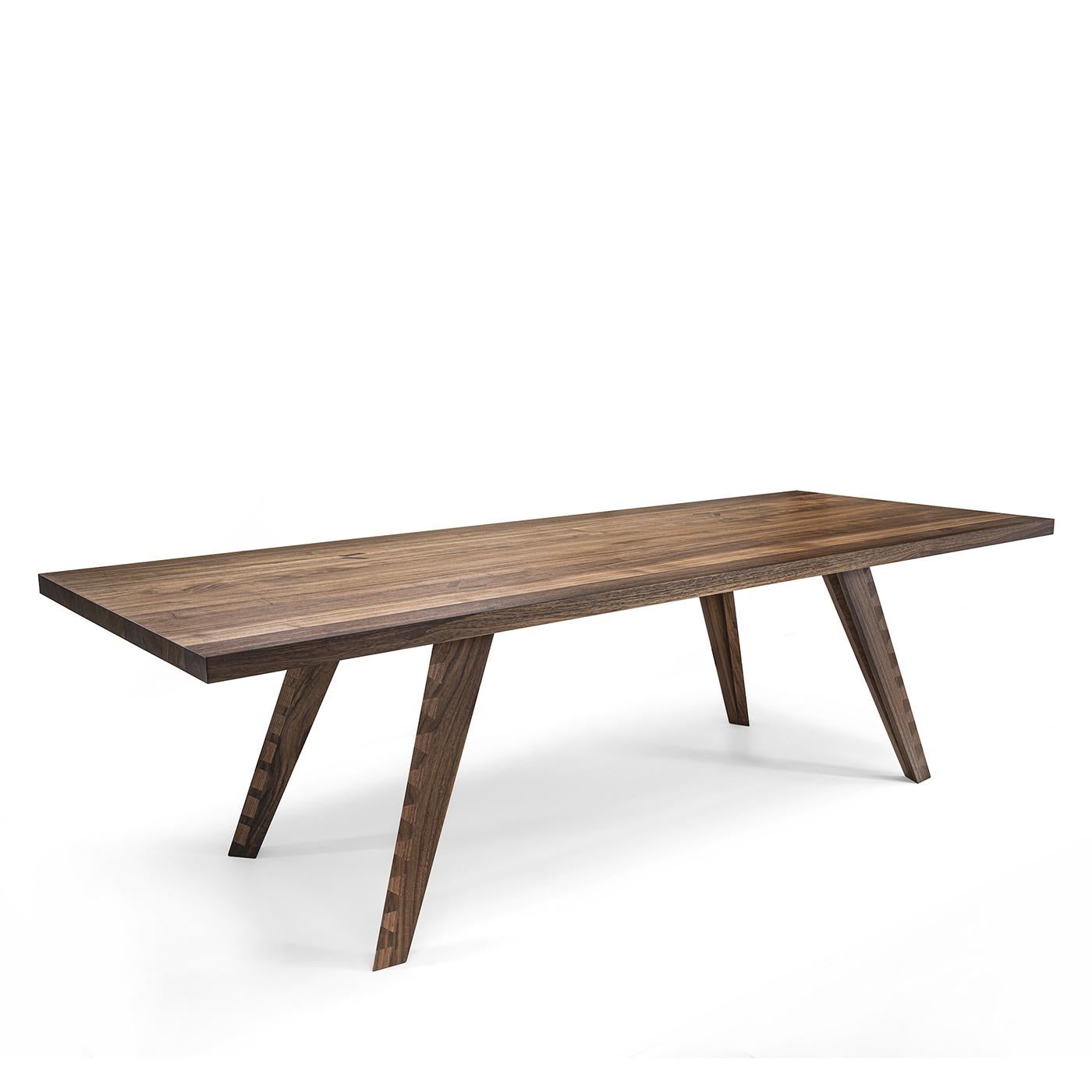 Table walnut grove with all structure in solid
walnut wood. Feet with dovetail hand-crafted
work underlining the table base.
Also available all in solid oak wood in natural finish.
Available in :
L 200 x D 100 x H 75cm, price: 12250,00€
L 220