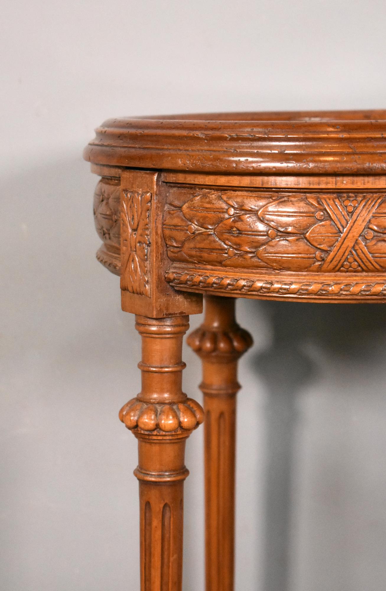 Marbre Table d'appoint Guéridon en noyer Période Directoire en vente