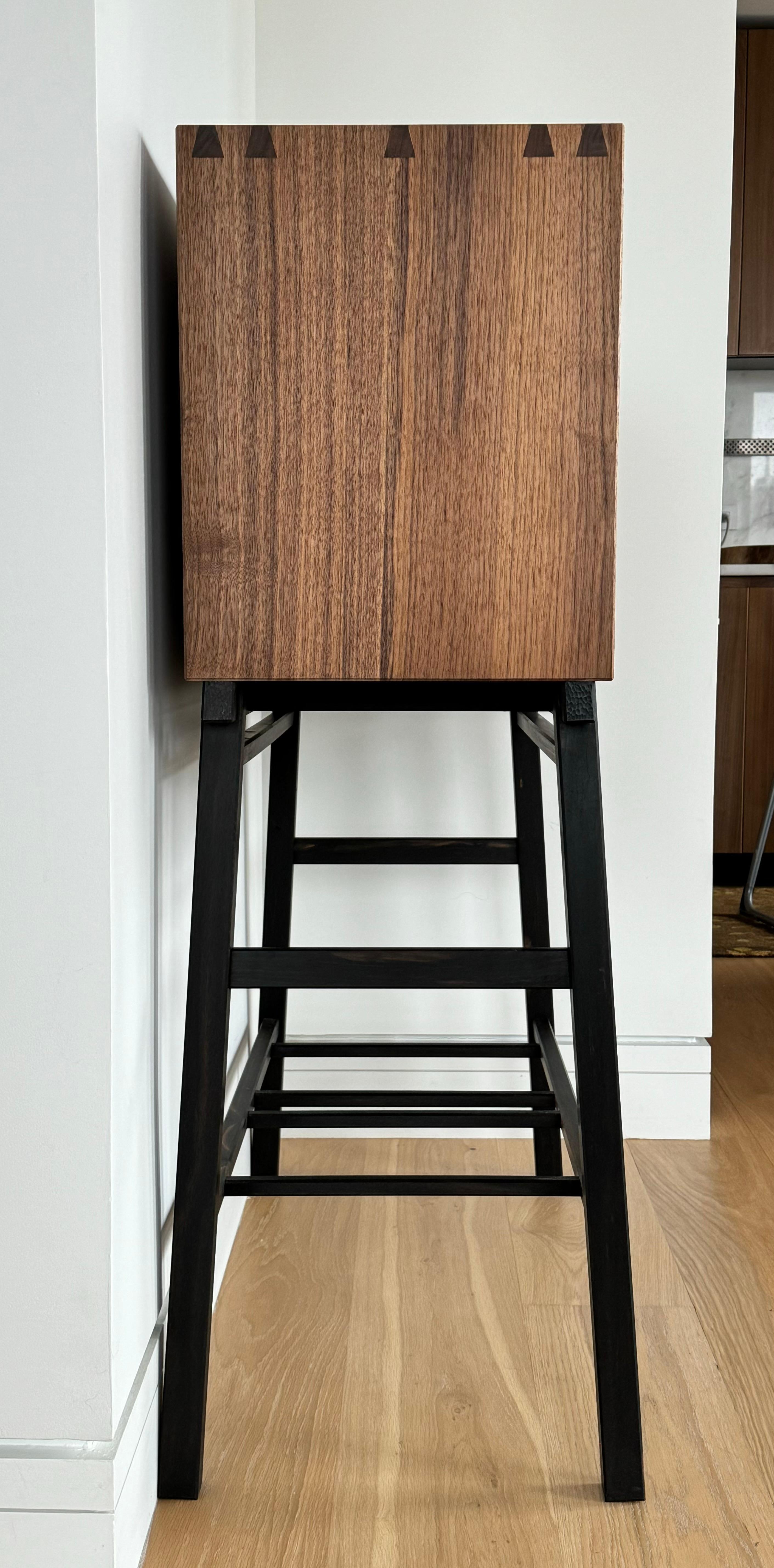 Mobile da sala in noce  con porte Shoji In condizioni Nuovo in vendita a Princeton, NJ