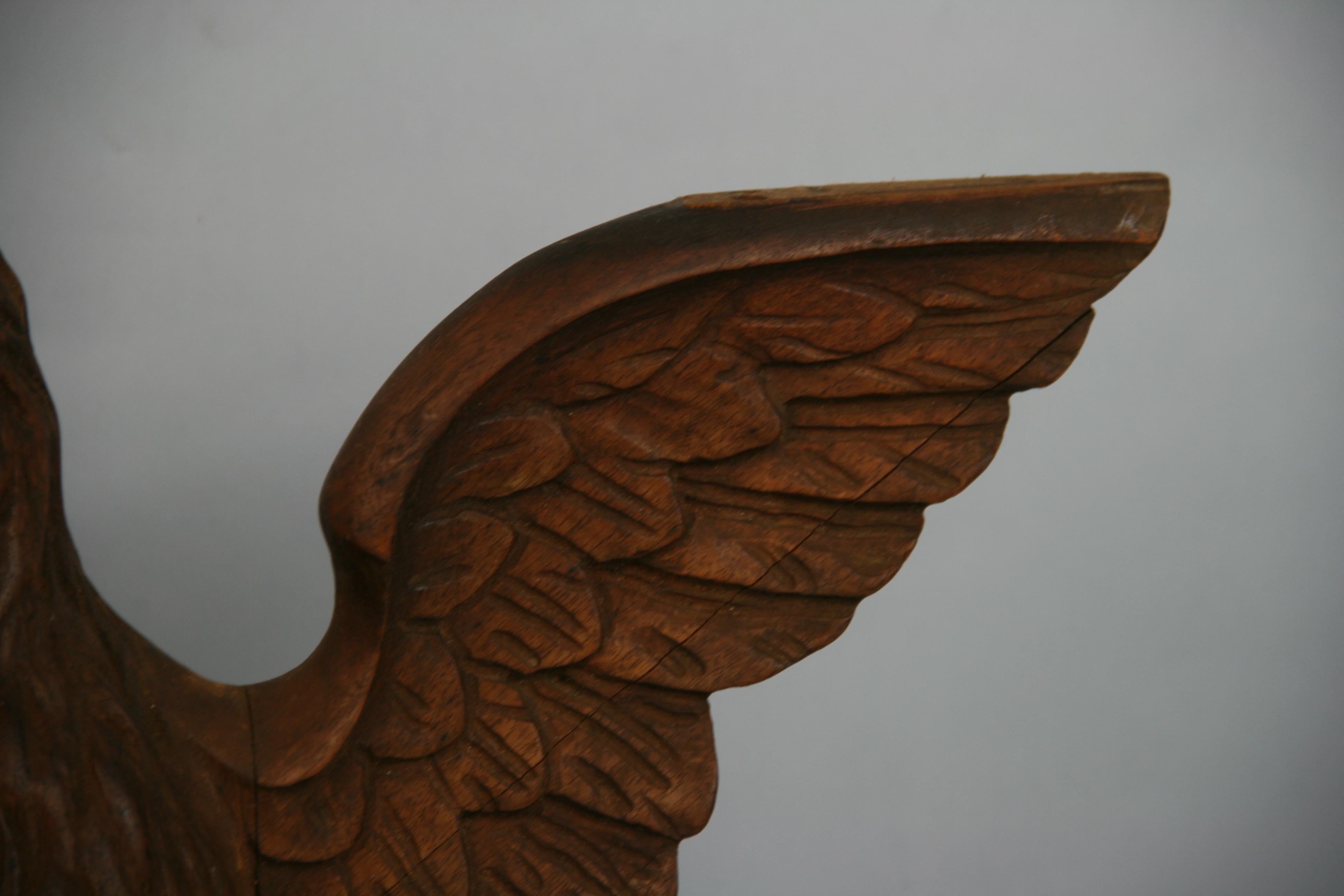 Águila de nogal tallada a mano Elemento arquitectónico de finales del s. XIX 9