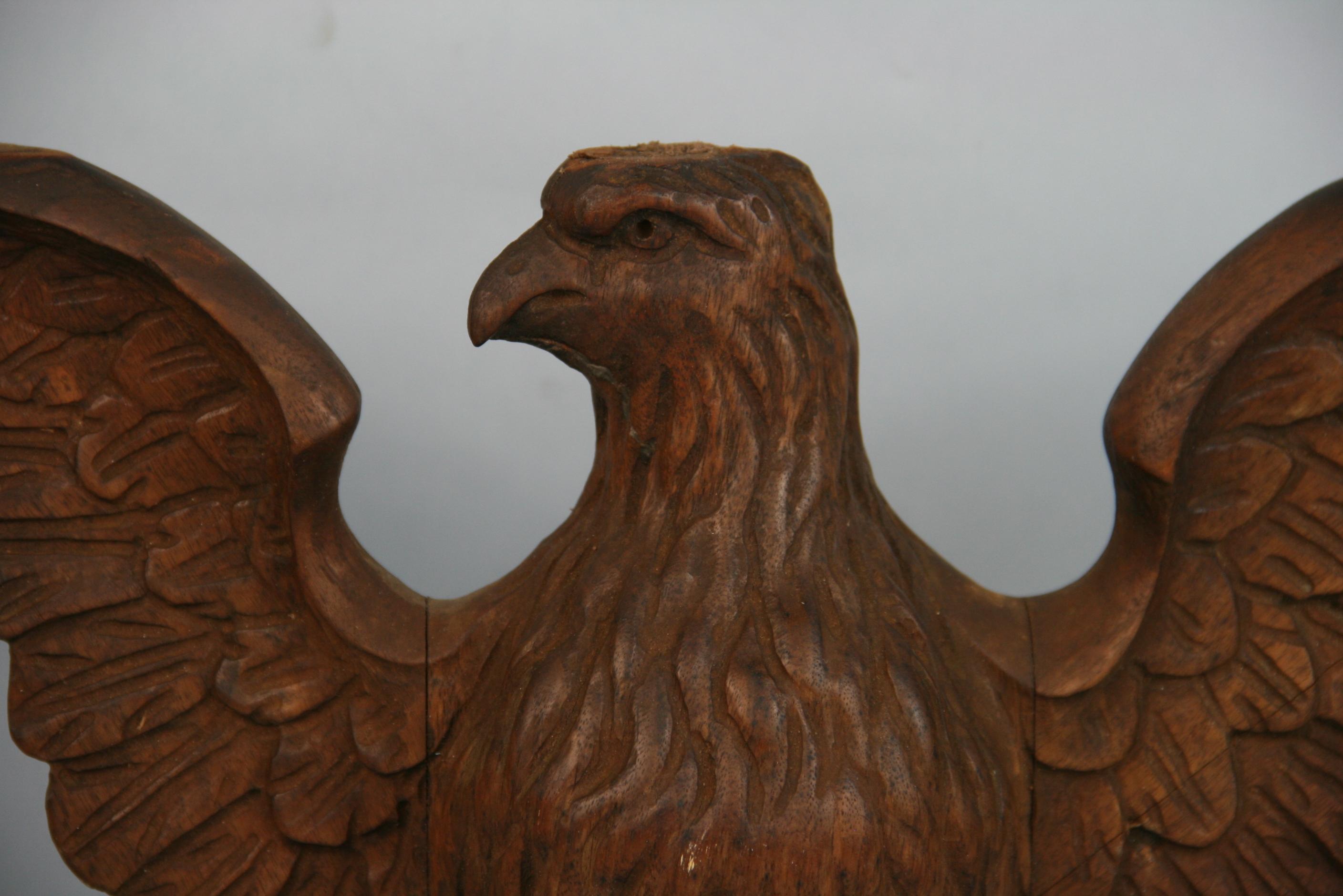 Águila de nogal tallada a mano Elemento arquitectónico de finales del s. XIX 3