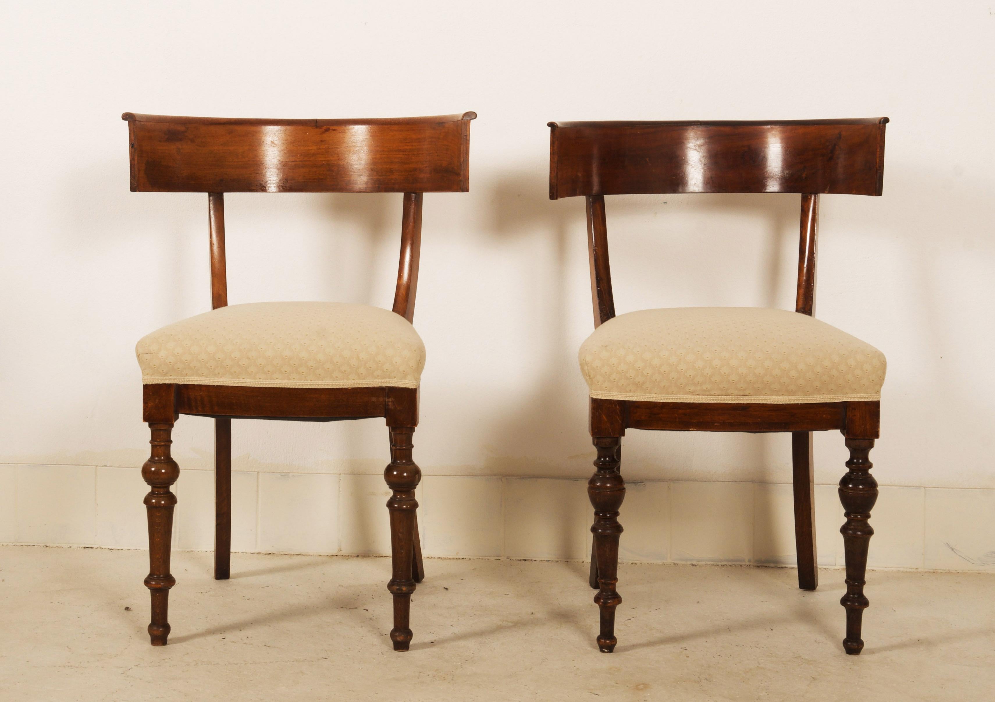British Walnut Hardwood Pair of Klismos Chairs 