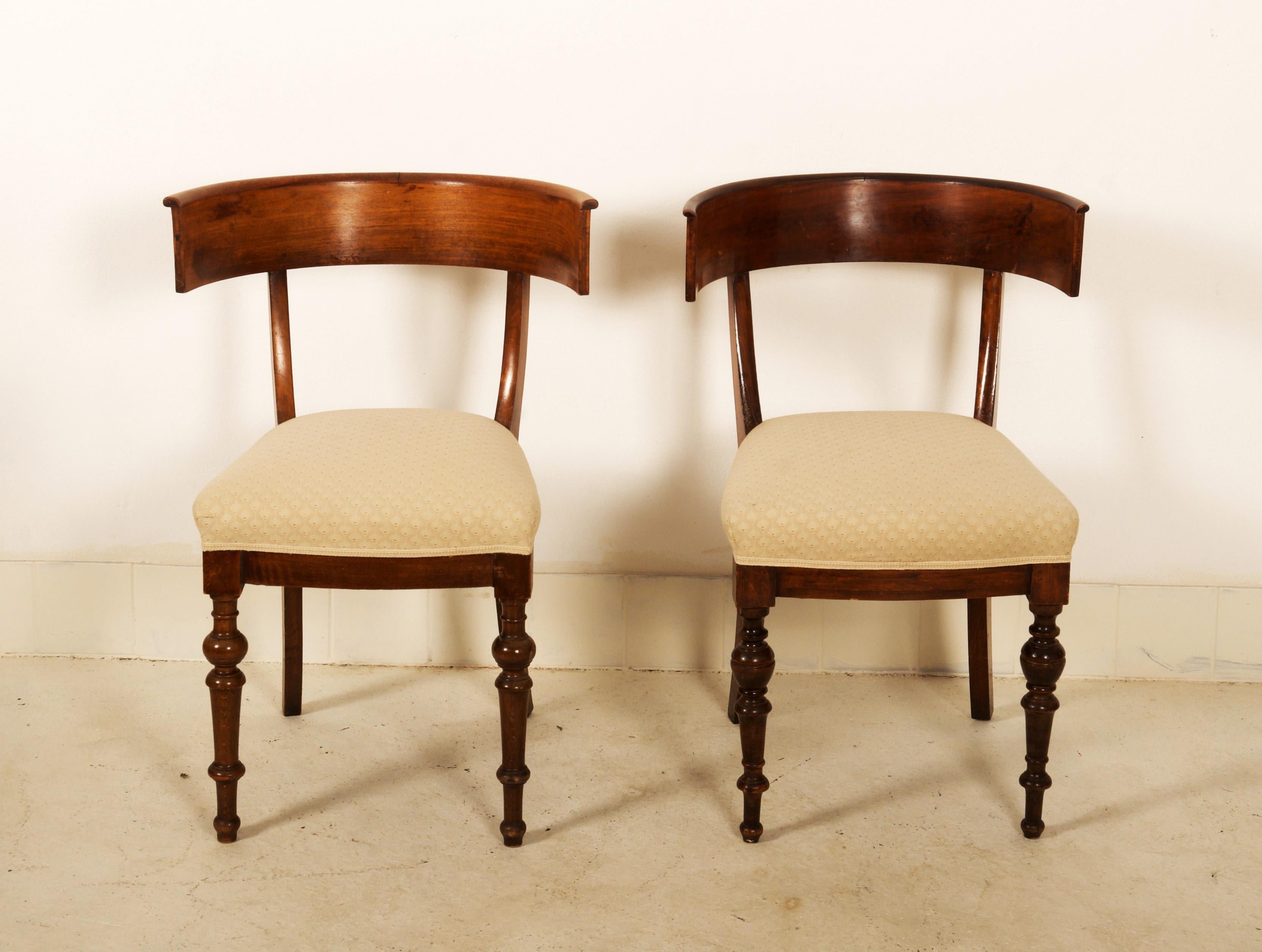 Walnut Hardwood Pair of Klismos Chairs  In Good Condition In Vienna, AT