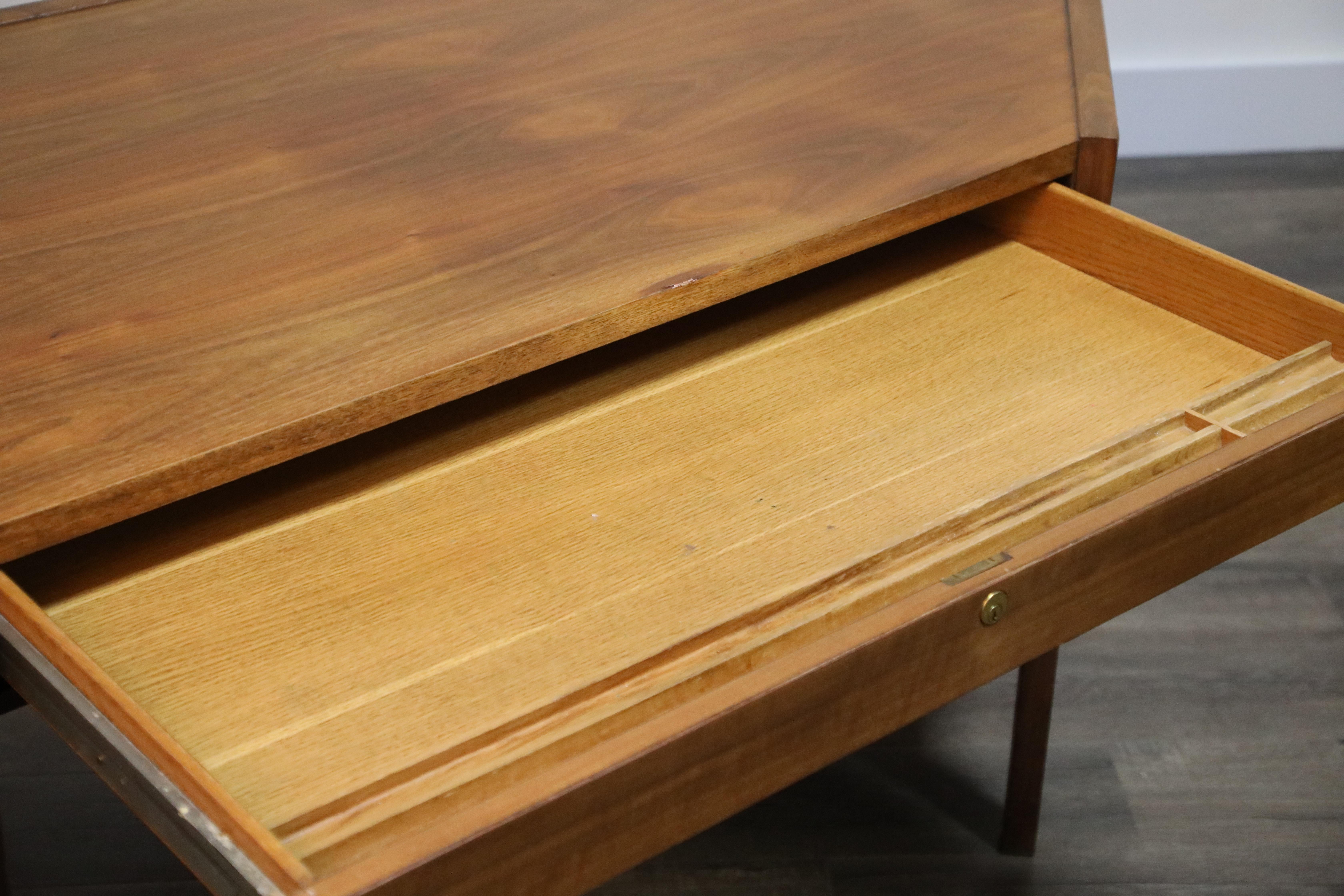 Walnut Hexagon Desk by Edward Wormley for Dunbar, Signed, circa 1960 12