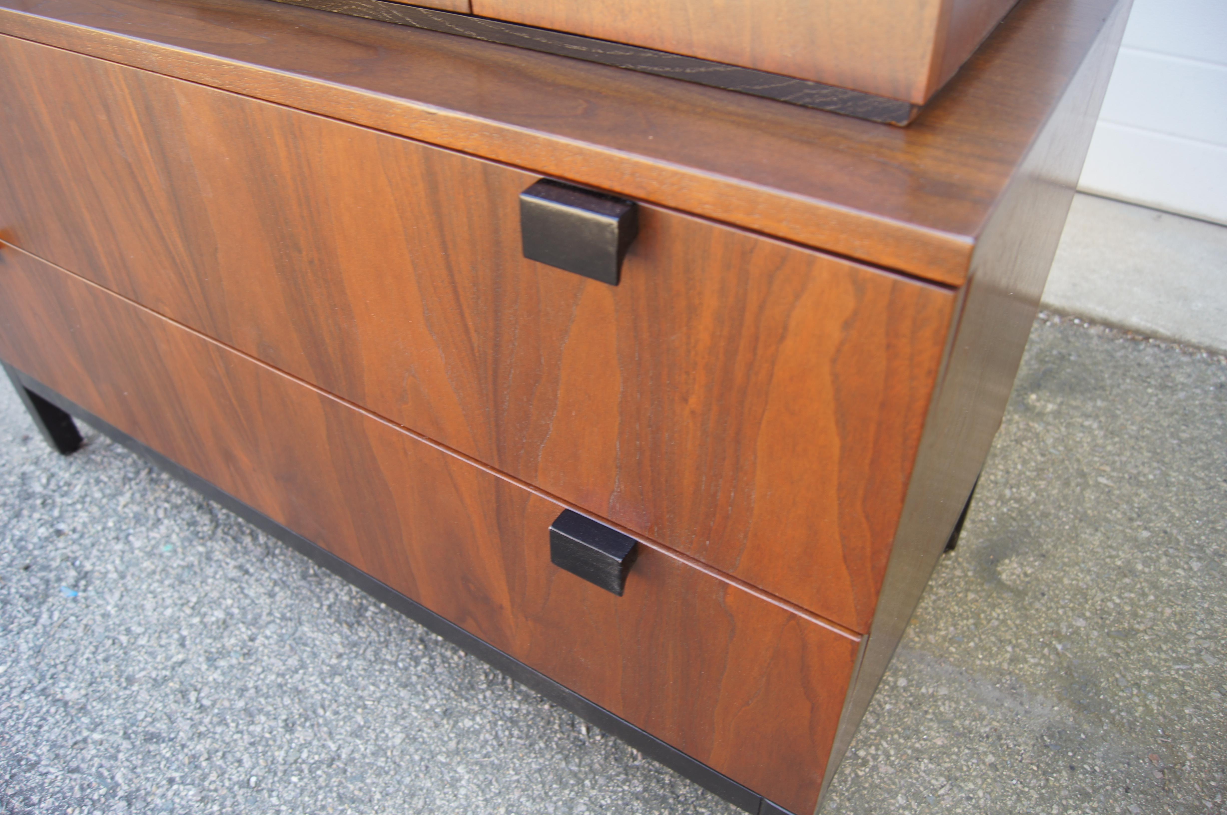 Walnut Highboy Cabinet by Milo Baughman for Directional In Good Condition For Sale In Dorchester, MA