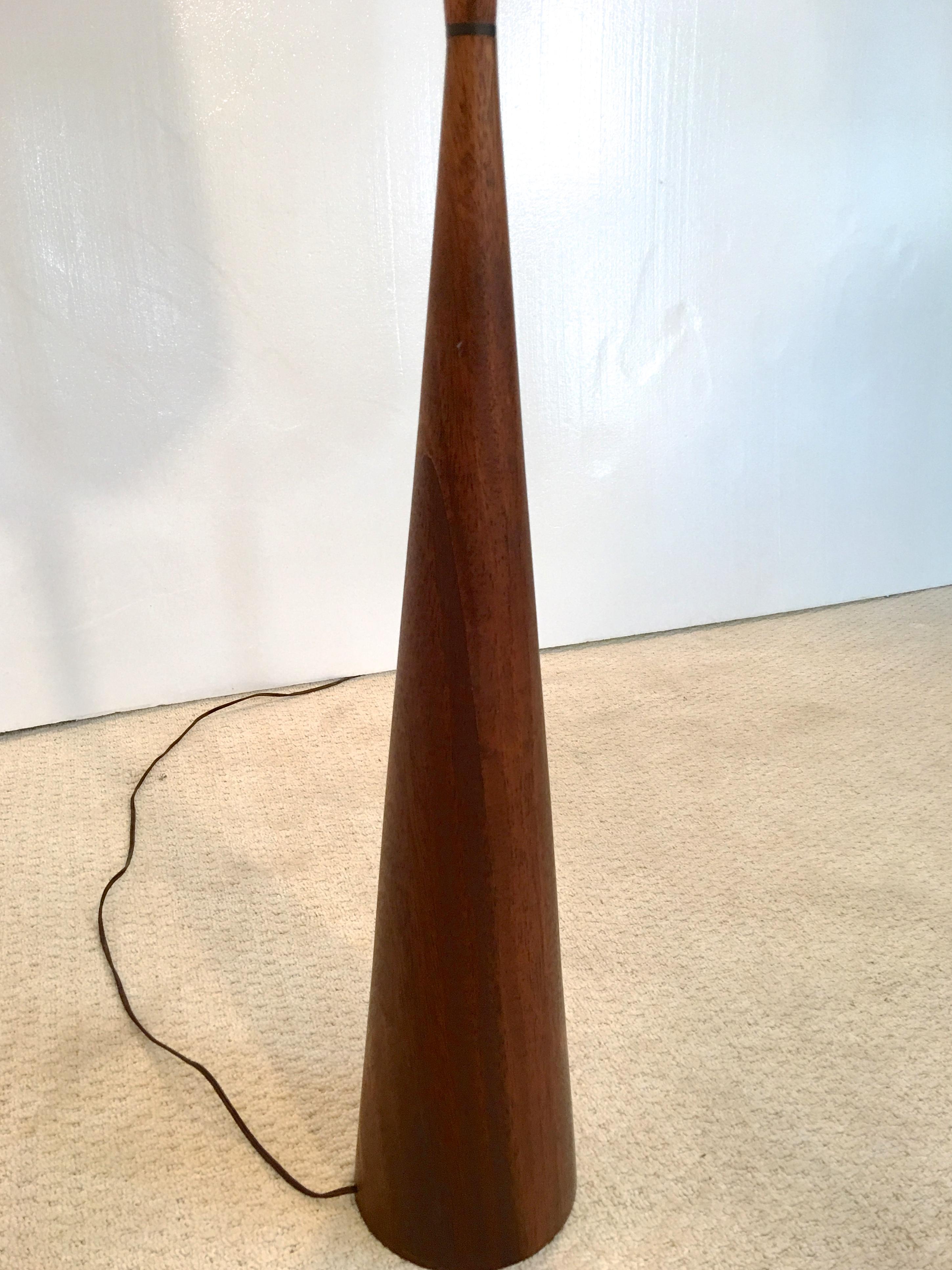 Walnut Hourglass Floor Lamp by Raymond Pfennig for Zina Lamp Co. 6