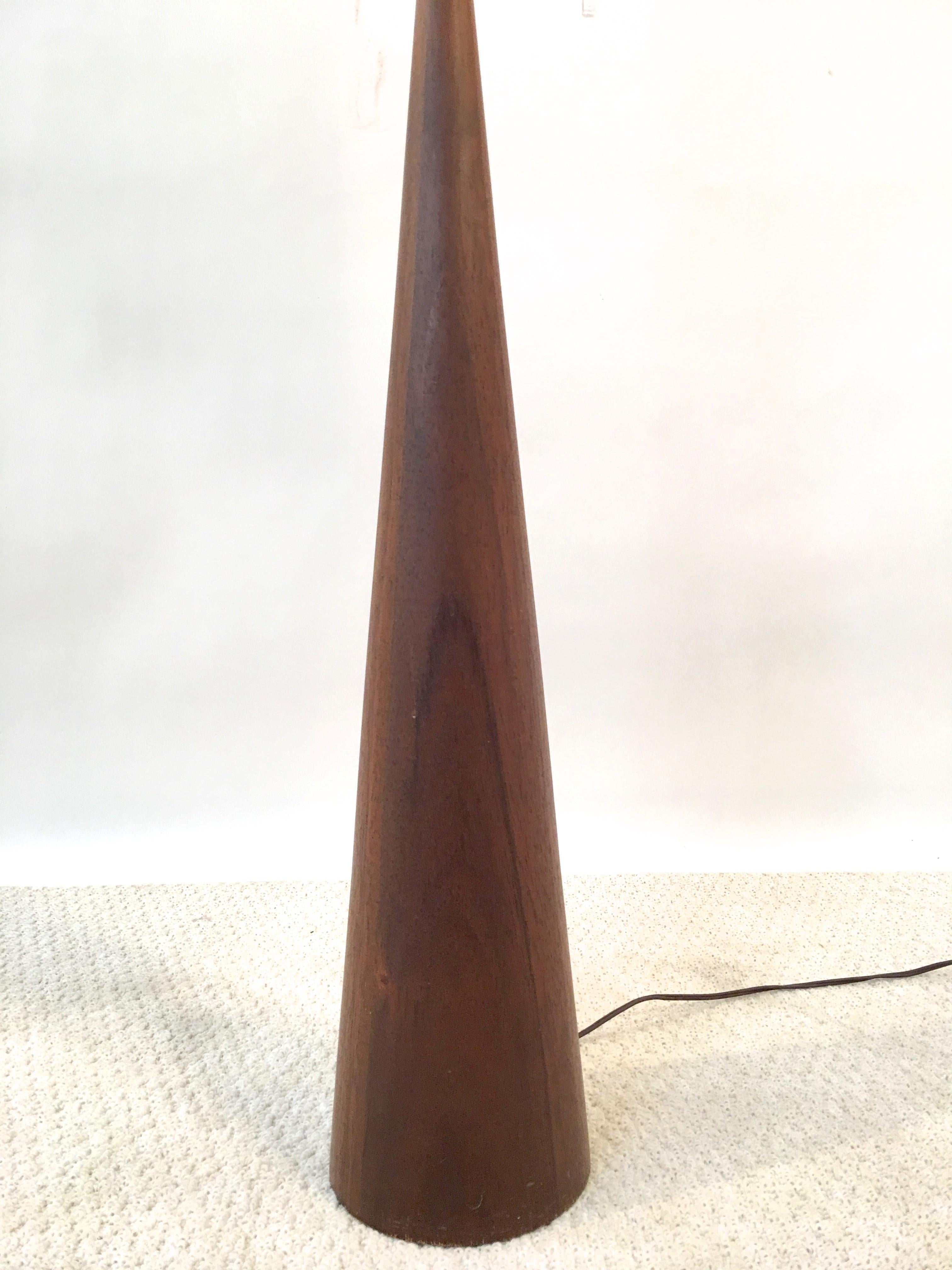 Mid-Century Modern Walnut Hourglass Floor Lamp by Raymond Pfennig for Zina Lamp Co.