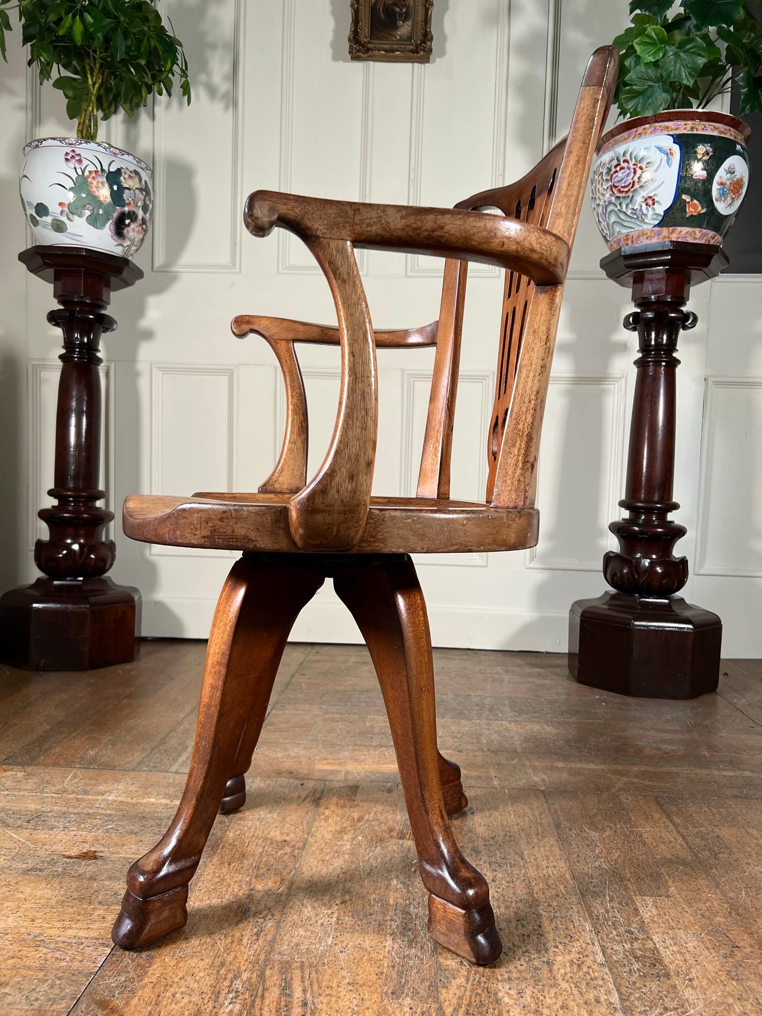 Walnut Howard & Sons Desk Chair For Sale 2