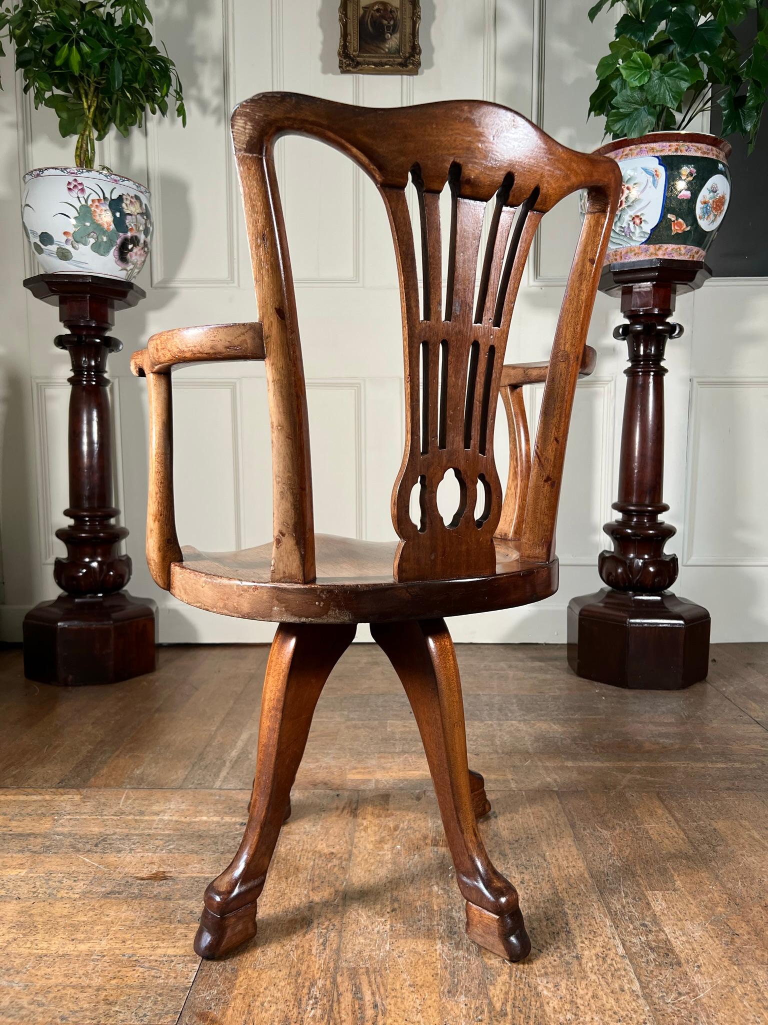 Walnut Howard & Sons Desk Chair For Sale 3
