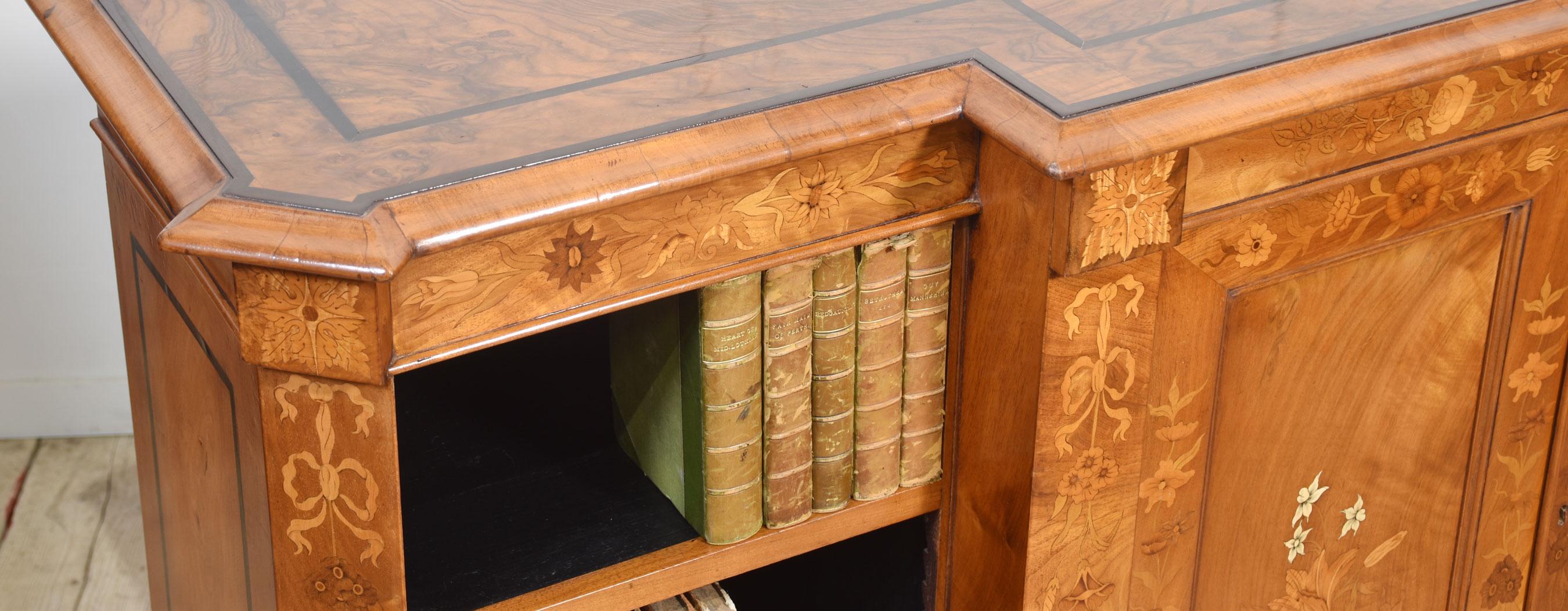 Libreria a baldacchino intarsiata in noce in vendita 4