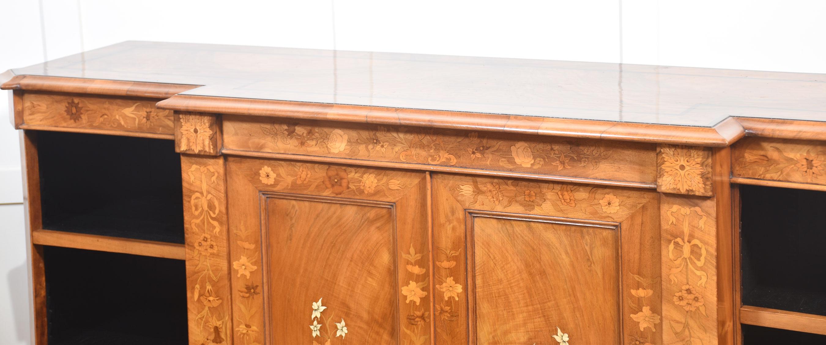 Libreria a baldacchino intarsiata in noce in vendita 7