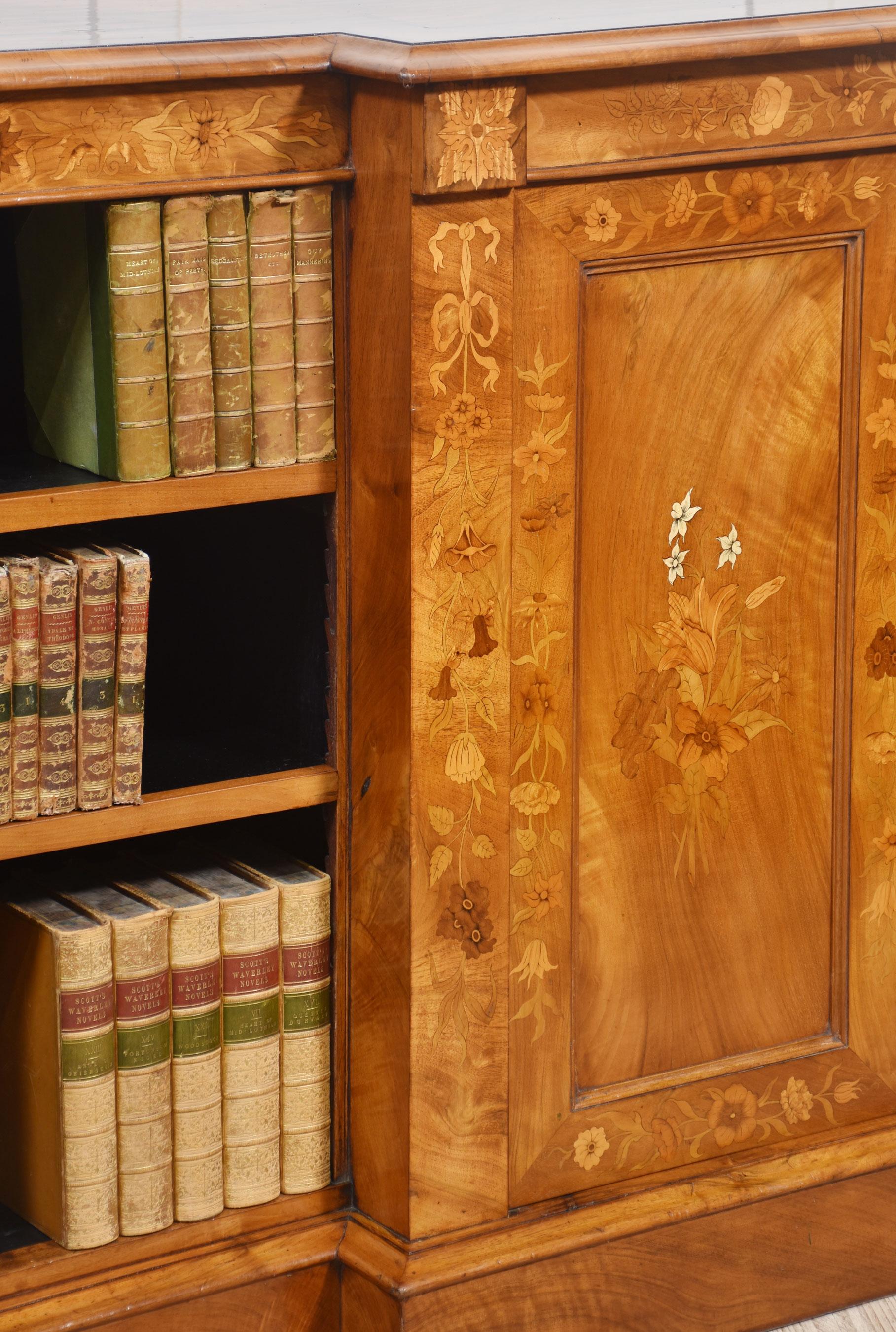 Libreria a baldacchino intarsiata in noce in vendita 2