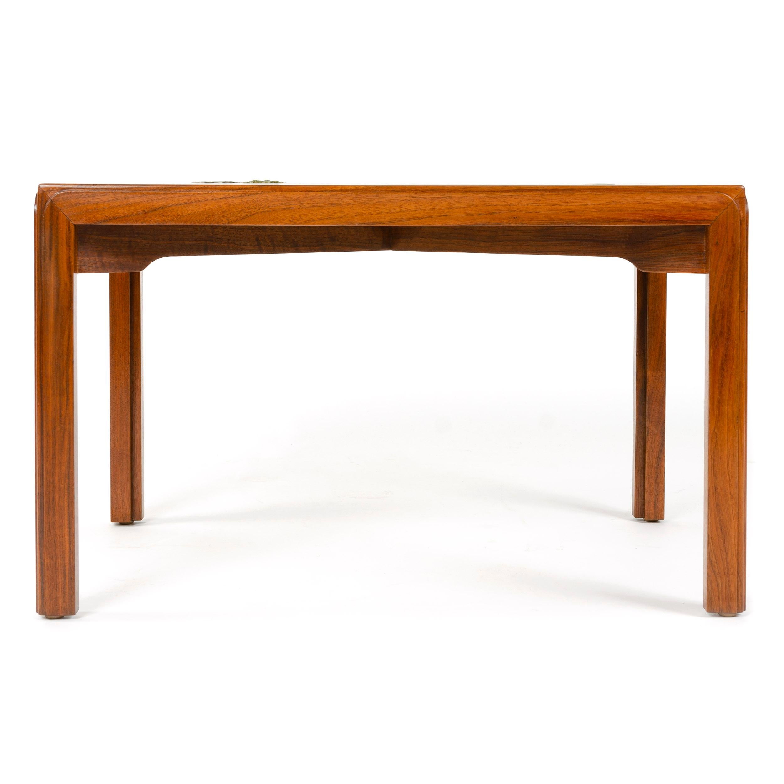 Mid-Century Modern Table d'extrémité Janus en noyer des années 1950 par Edward Wormley pour Dunbar en vente