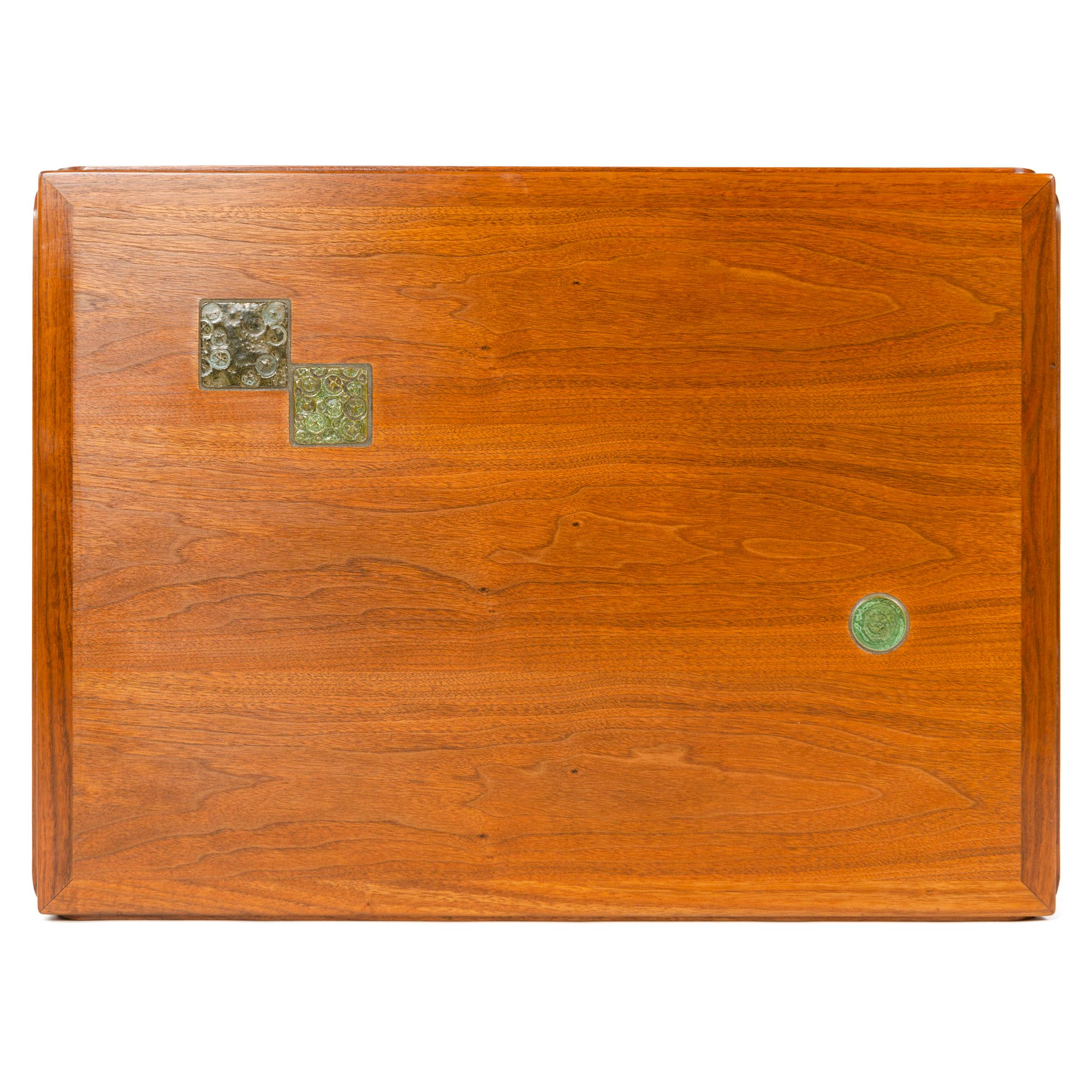 Mid-Century Modern 1950s Walnut 'Janus' End Table by Edward Wormley for Dunbar For Sale