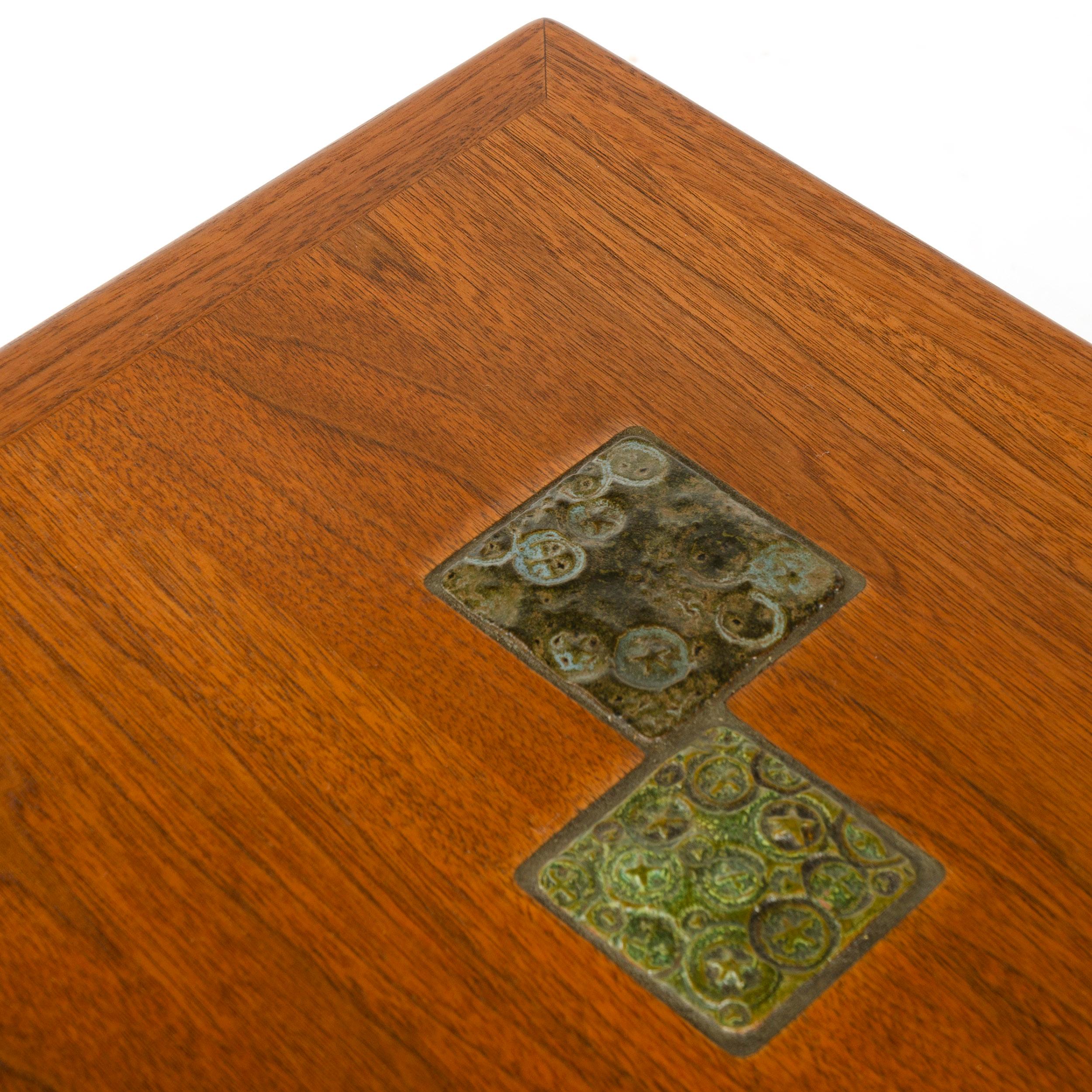 1950s Walnut 'Janus' End Table by Edward Wormley for Dunbar In Good Condition For Sale In Sagaponack, NY