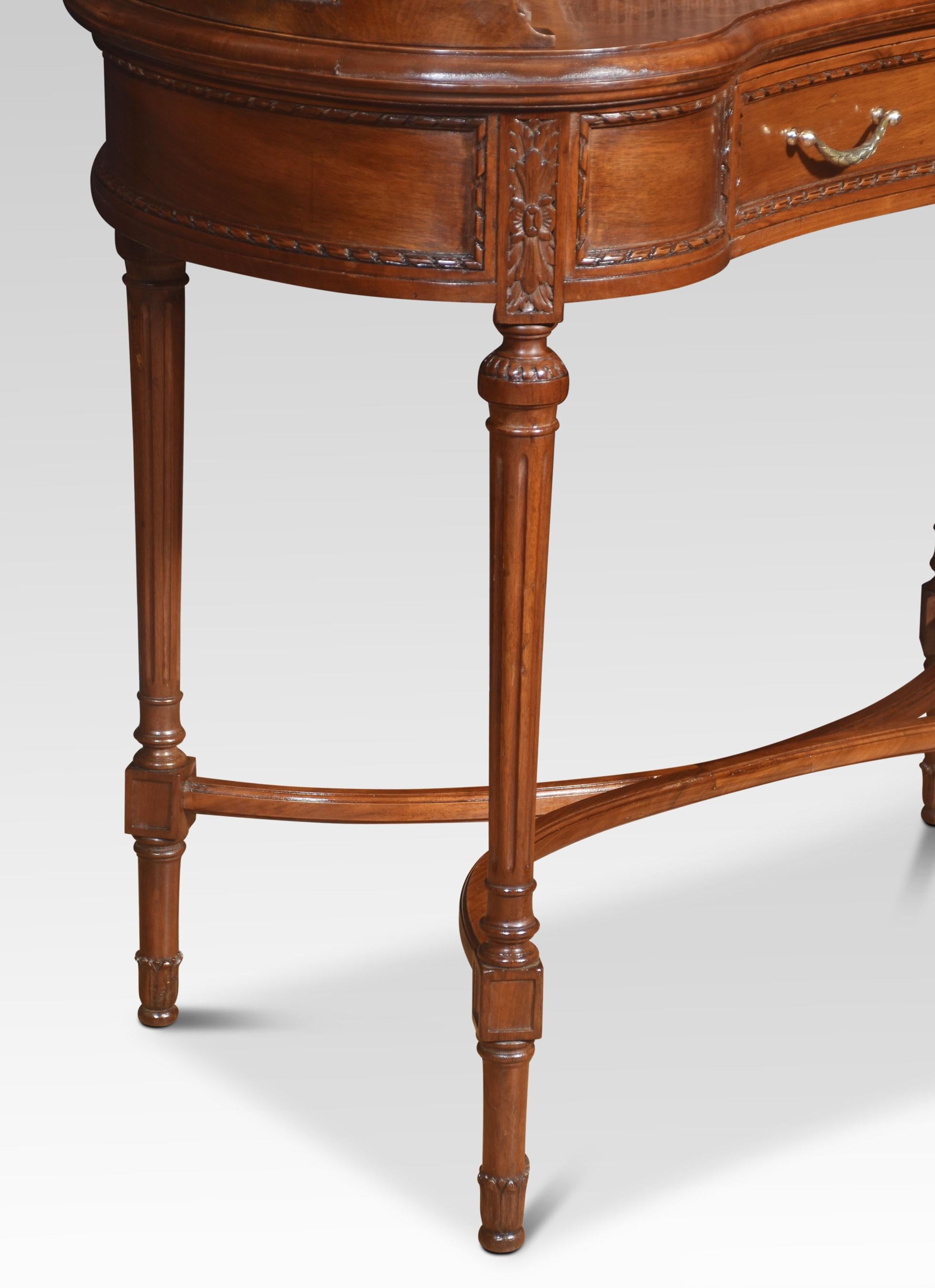 British Walnut kidney shaped dressing table For Sale