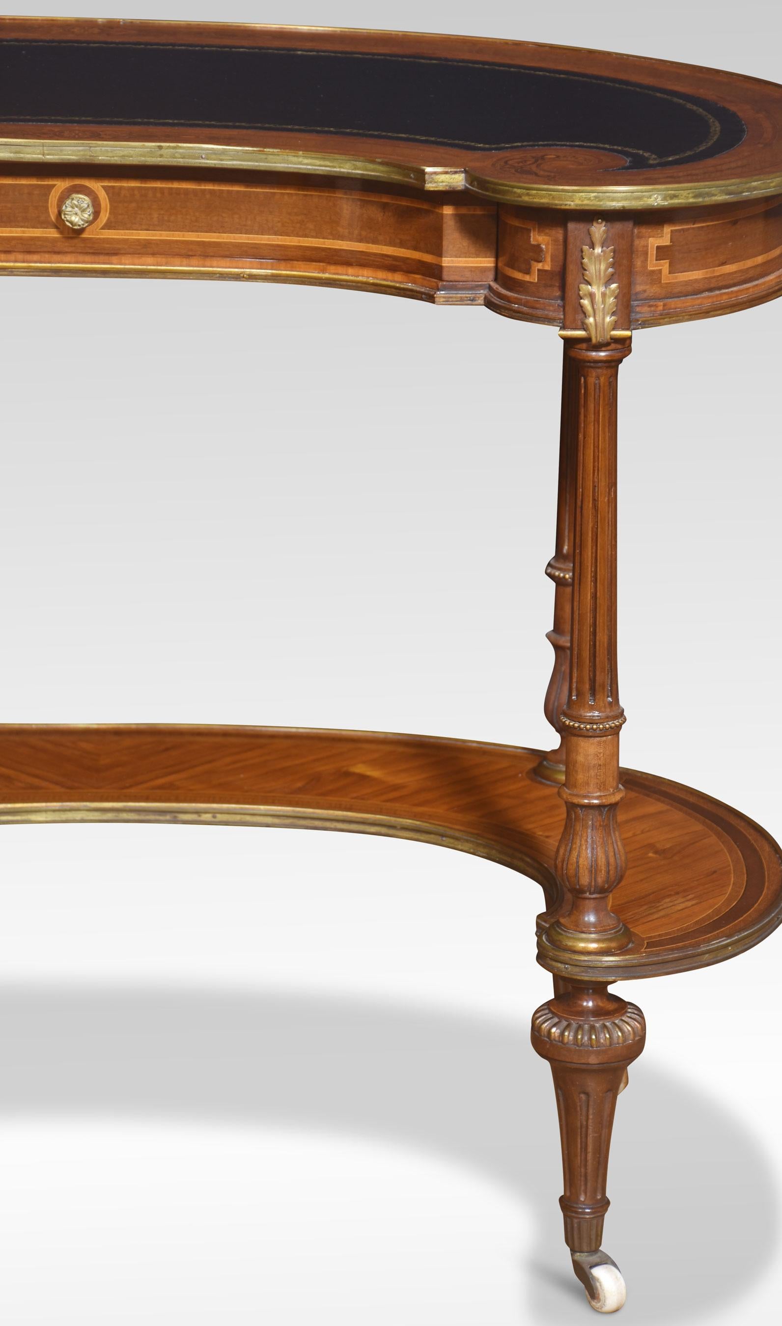 Walnut kidney shaped writing table For Sale 1