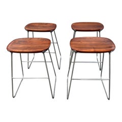 Taburete de mostrador Walnut Laine de Defne Koz para Bernhardt Design