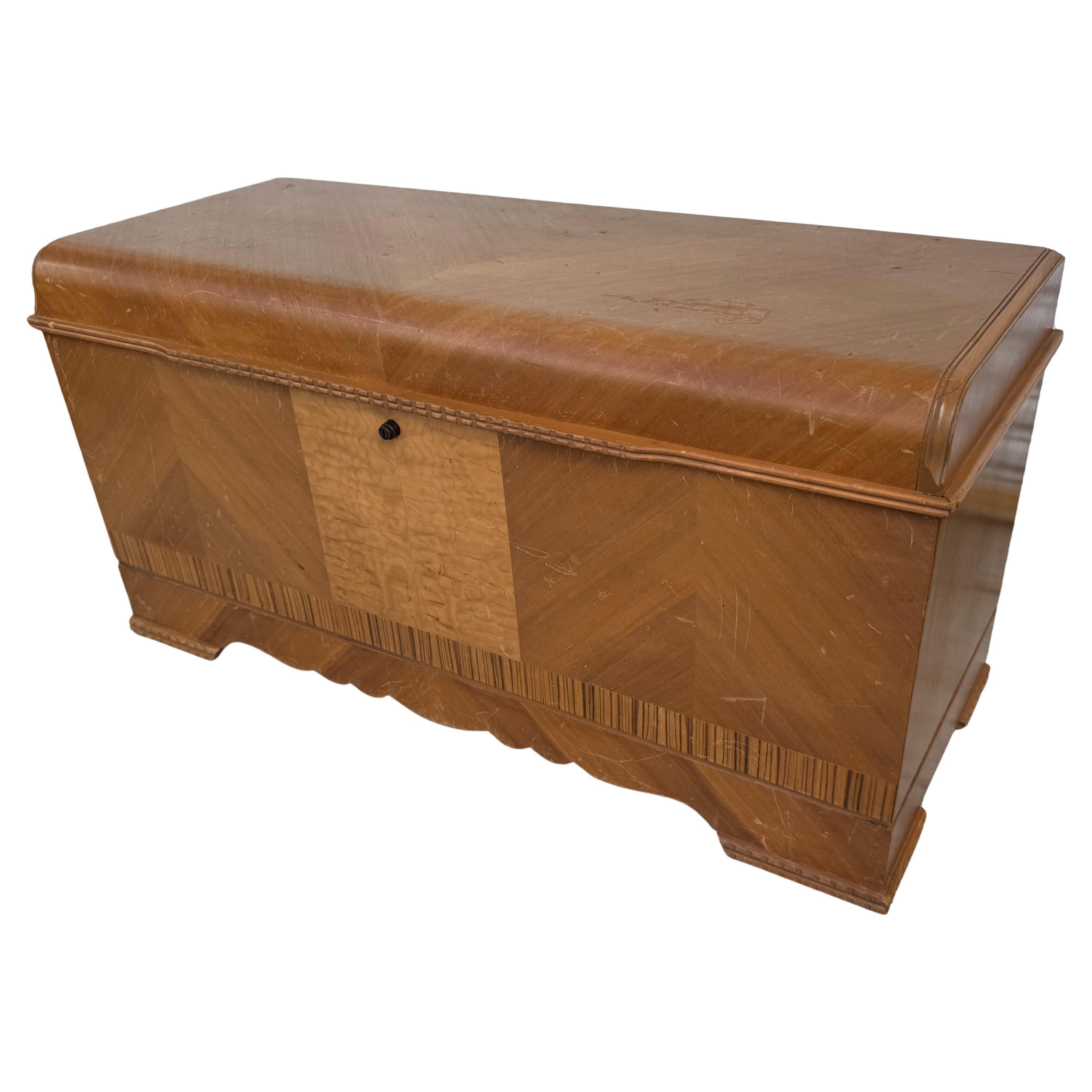 Walnut Lane's Altavista Waterfall Front Art Deco Blanket Chest in vendita