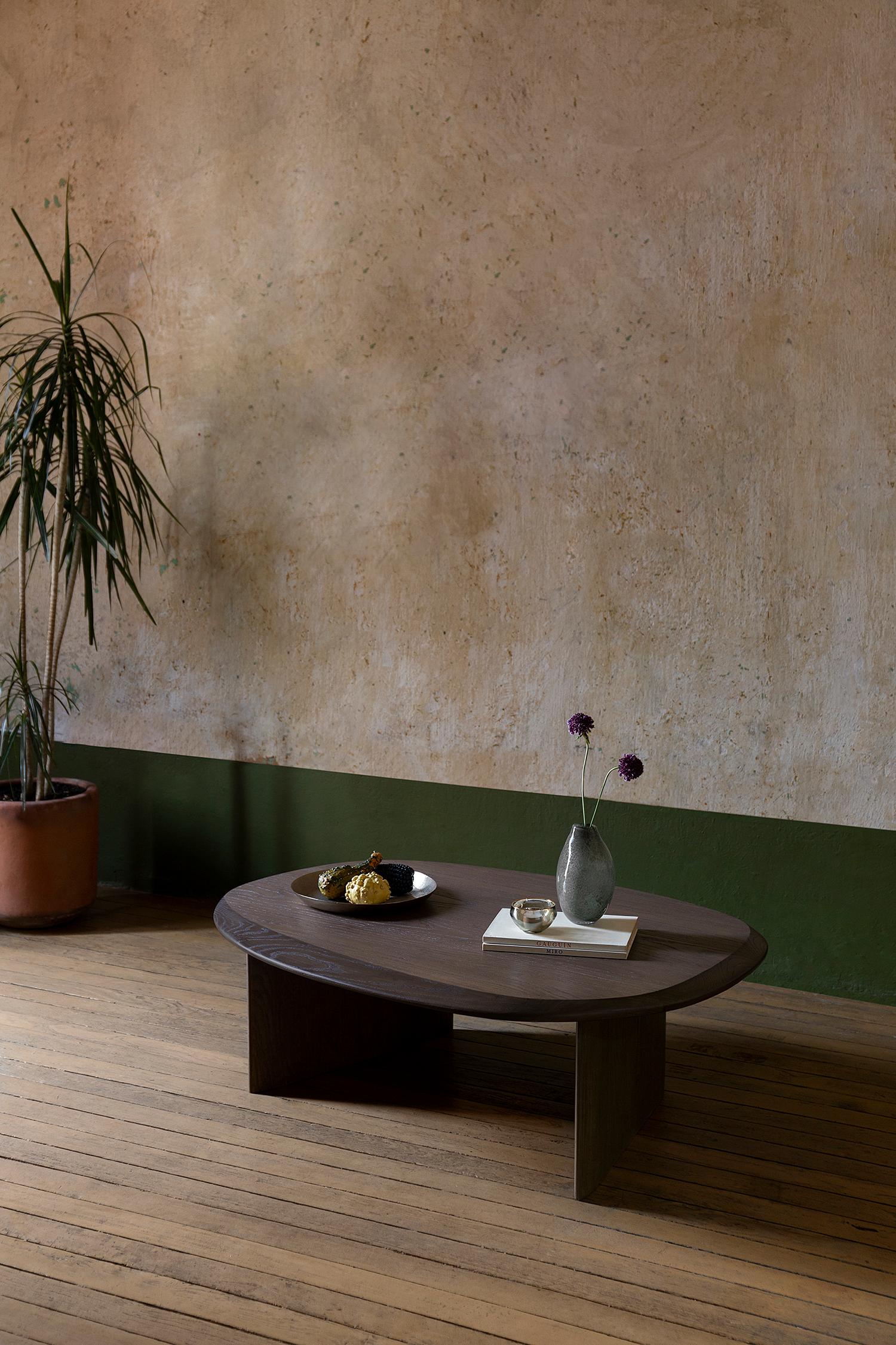 Moderne Duna Coffee Table in Solid Walnut Wood, Coffee Table by Joel Escalona en vente