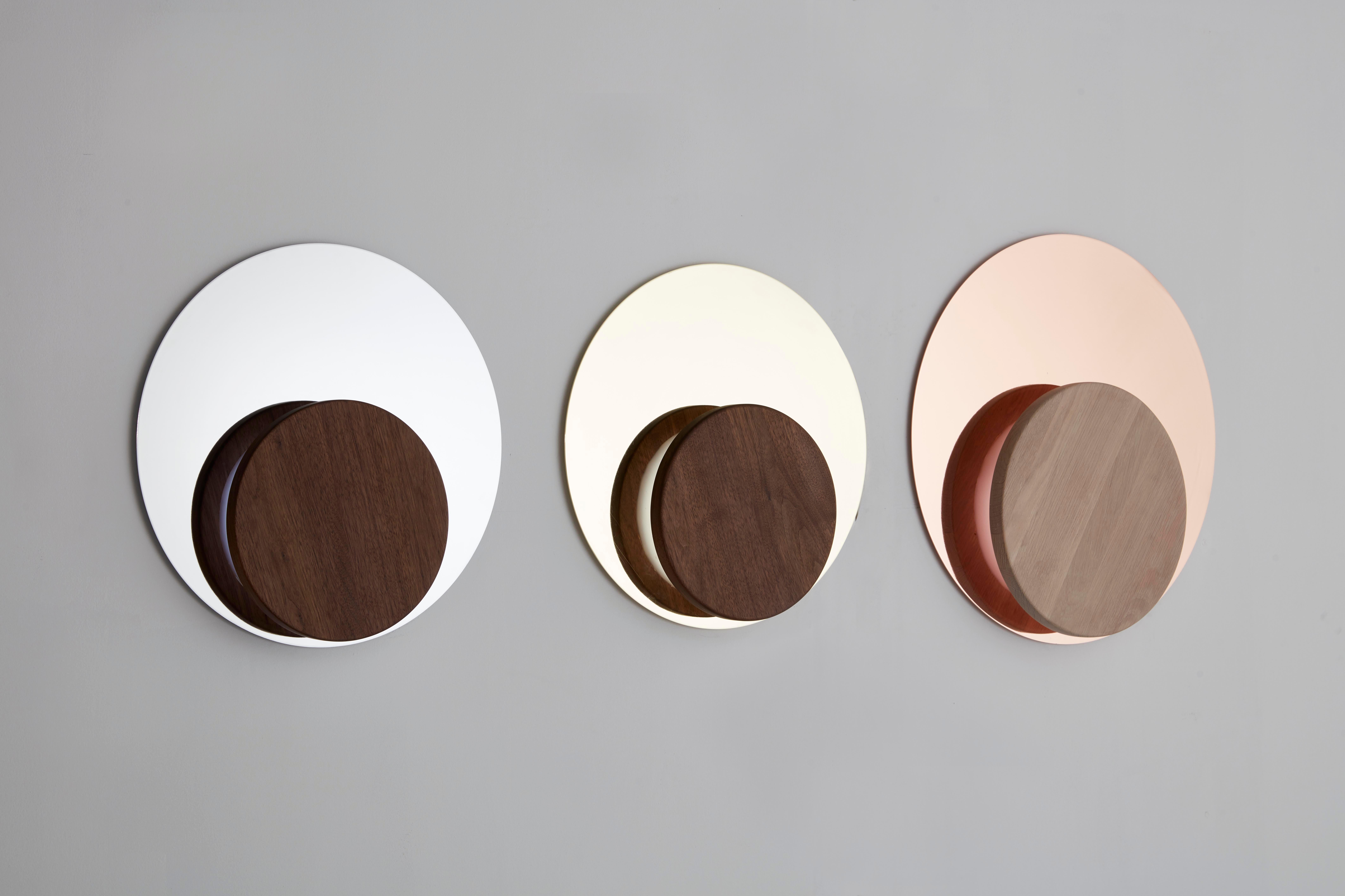 Lámpara de pie grande de nogal by Hollis & Morris en Nuevo estado para la venta en Geneve, CH