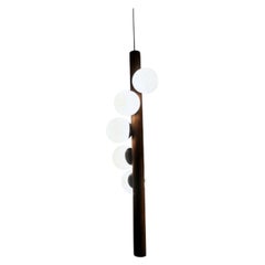 Pendentif vertical Walnut Large Willow par Hollis & Morris