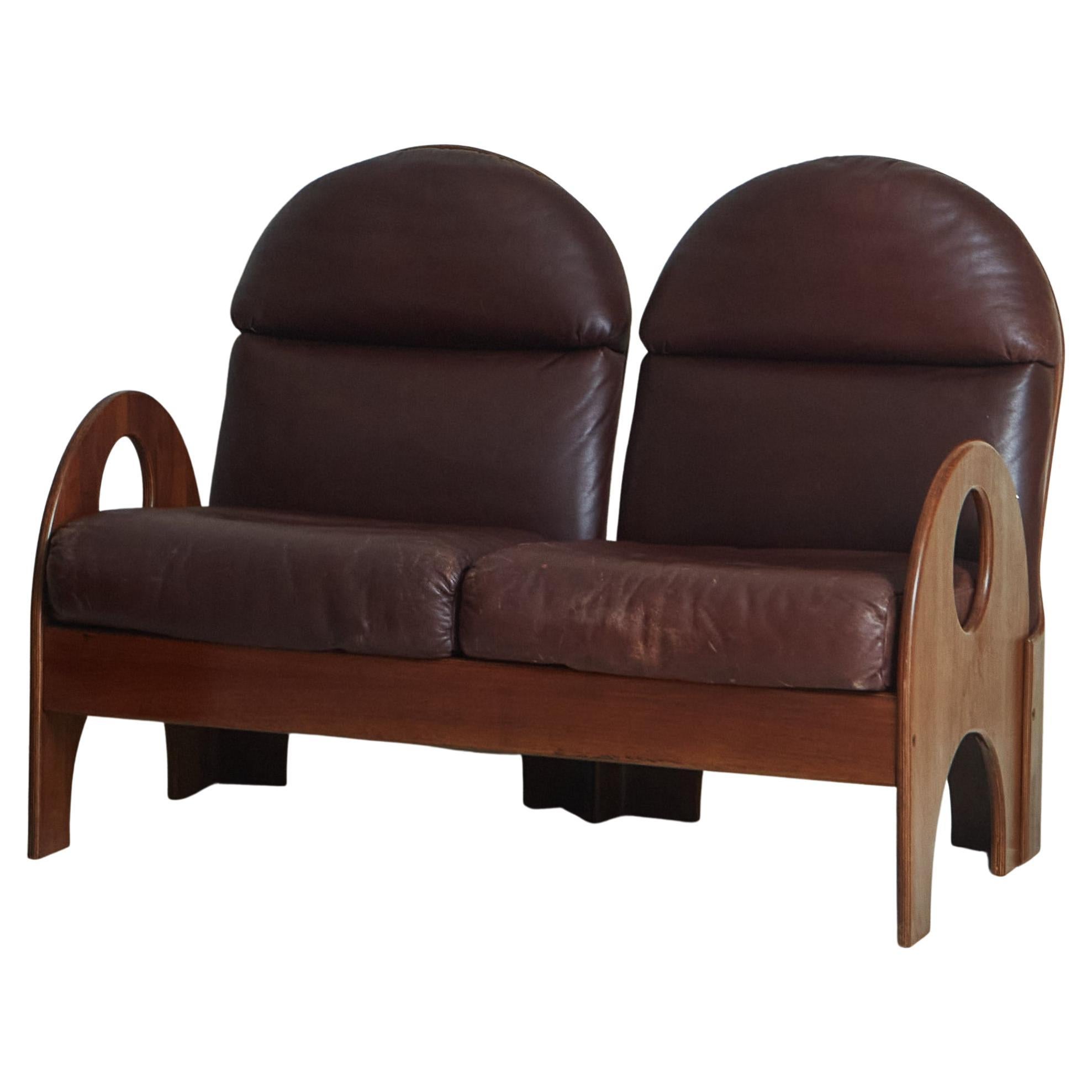 Walnut + Leather 2 Seat ‘Arcata’ Sofas by Gae Aulenti for Poltronova, Italy 1968 For Sale