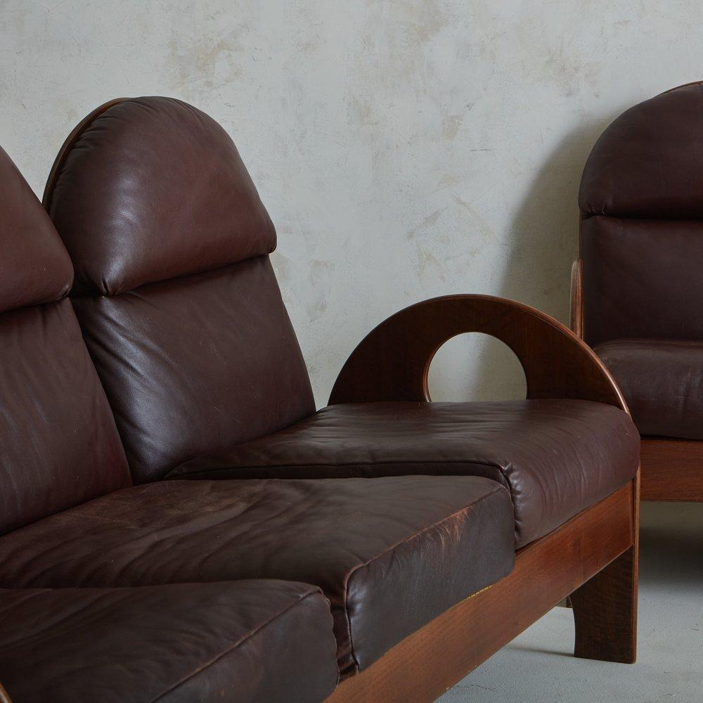 Mid-20th Century Walnut + Leather 3 Seat ‘Arcata’ Sofa by Gae Aulenti for Poltronova, Italy 1968 For Sale