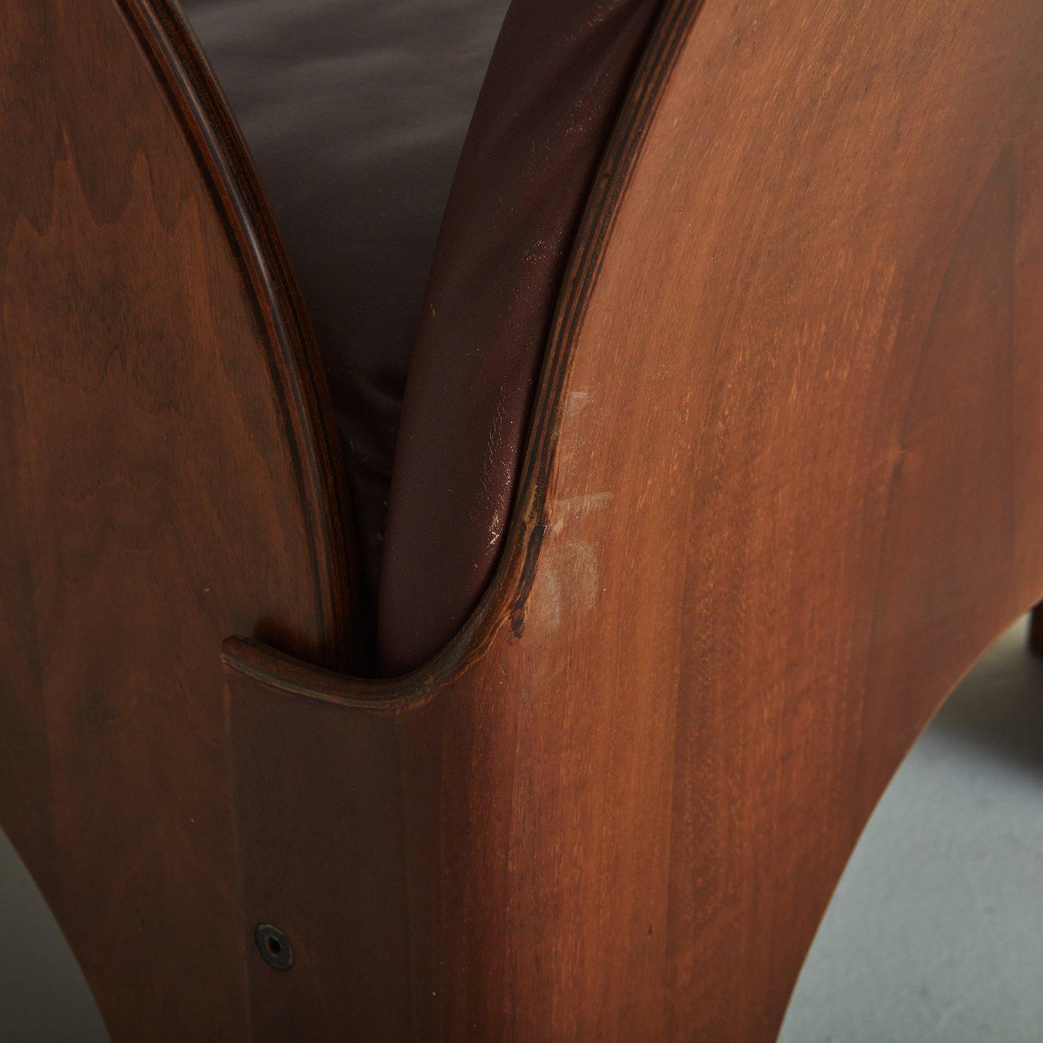 Stuhl „Arcata“ aus Nussbaum + Leder von Gae Aulenti für Poltronova, Italien 1968 im Angebot 4