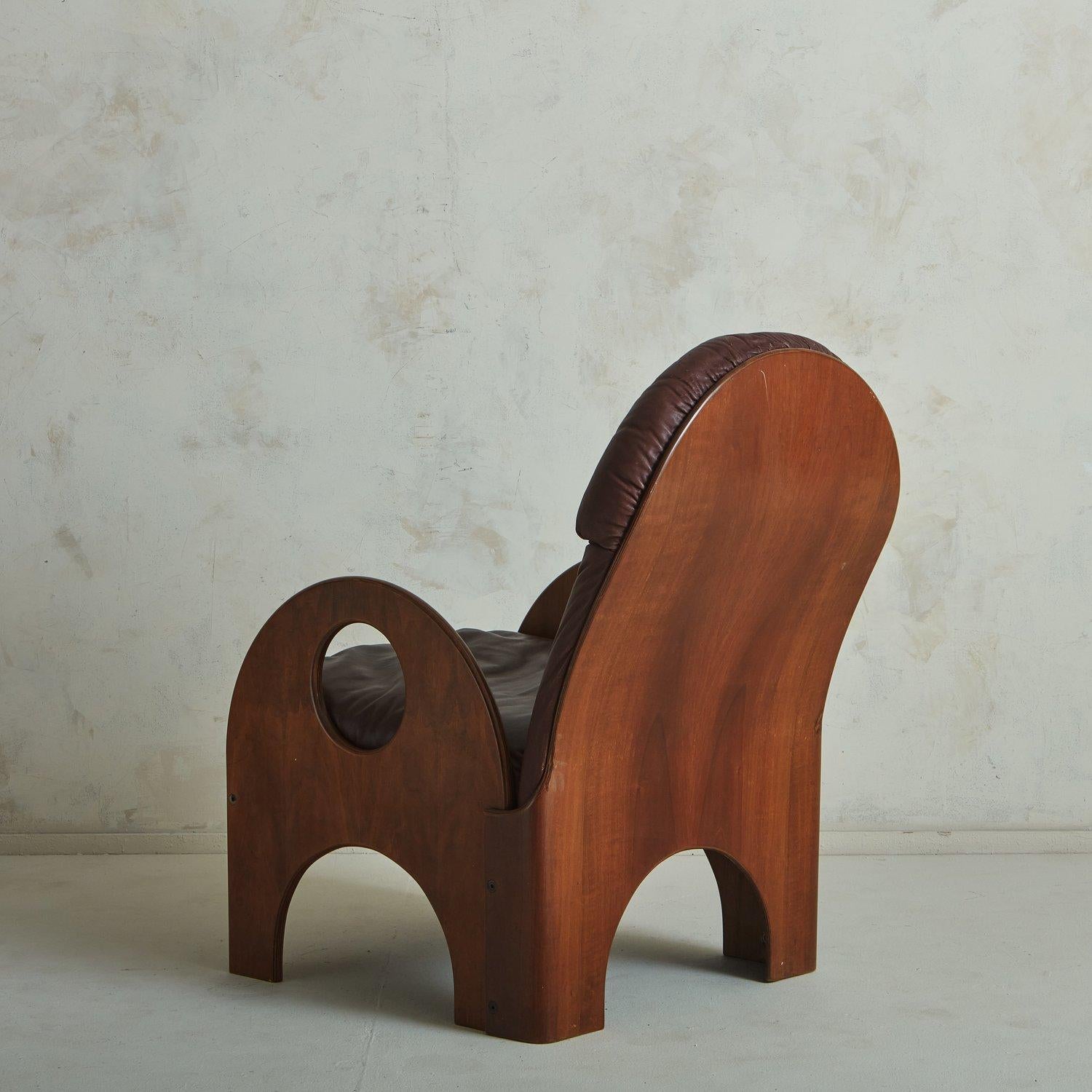 Walnut + Leather 'Arcata' Chair by Gae Aulenti for Poltronova, Italy 1968 In Good Condition For Sale In Chicago, IL